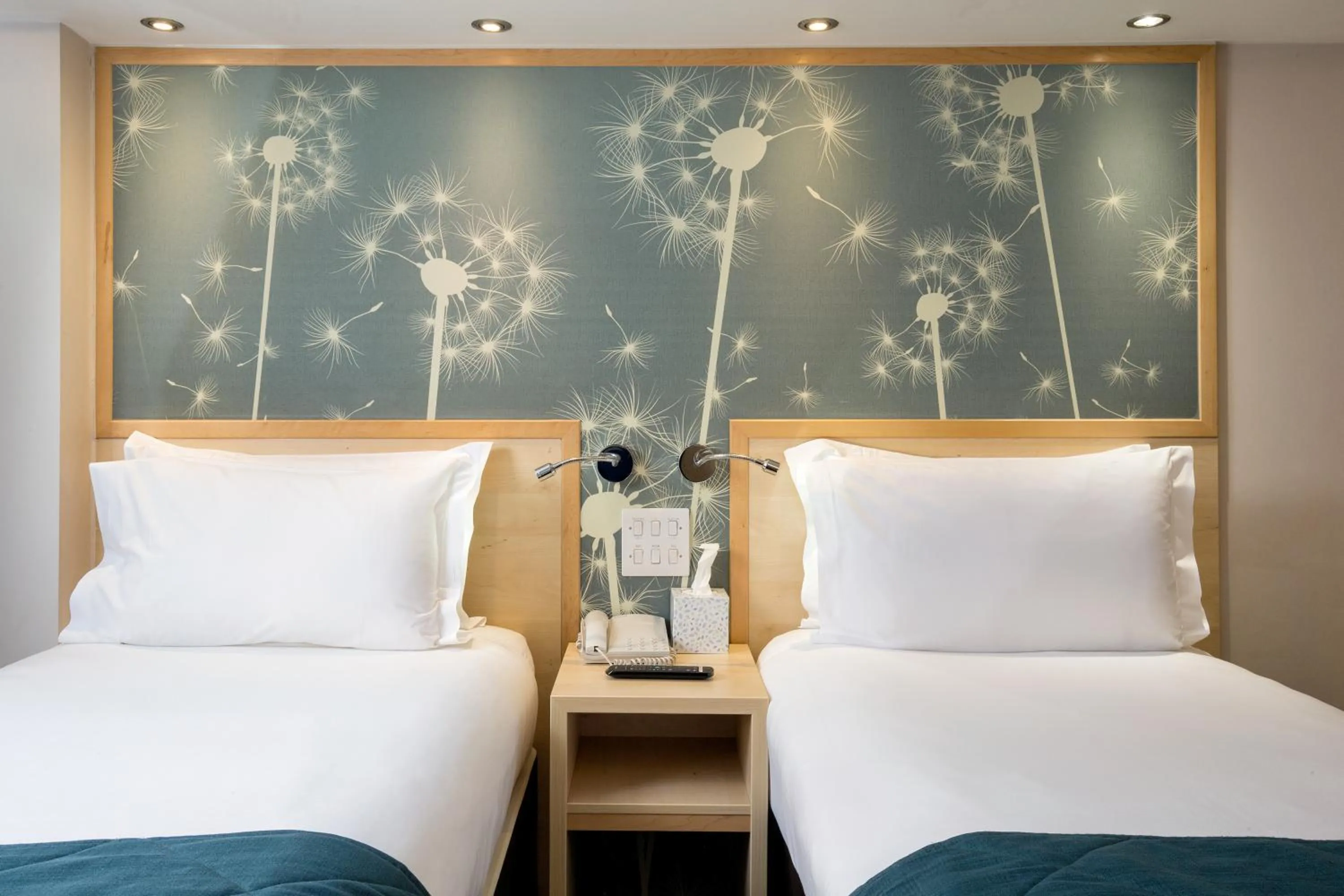 Bedroom, Bed in Bedford Hotel