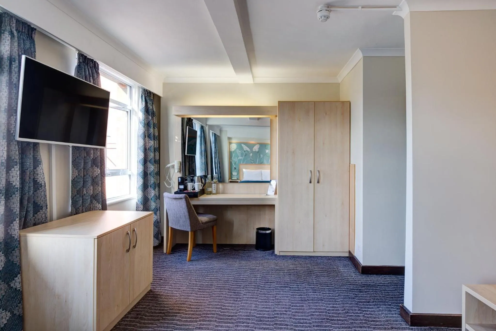 Photo of the whole room in Bedford Hotel