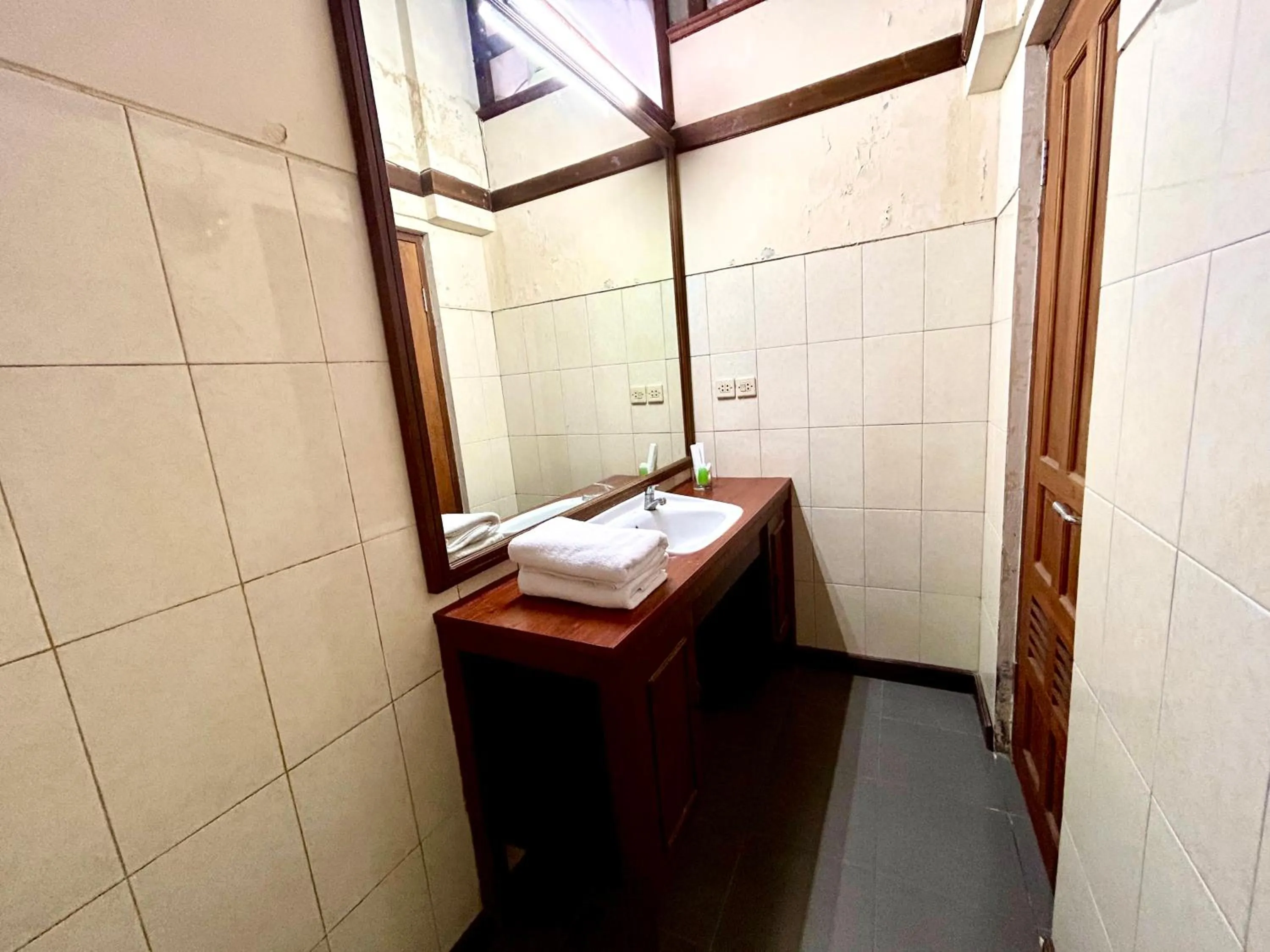 Ndalem Maharani Guest House