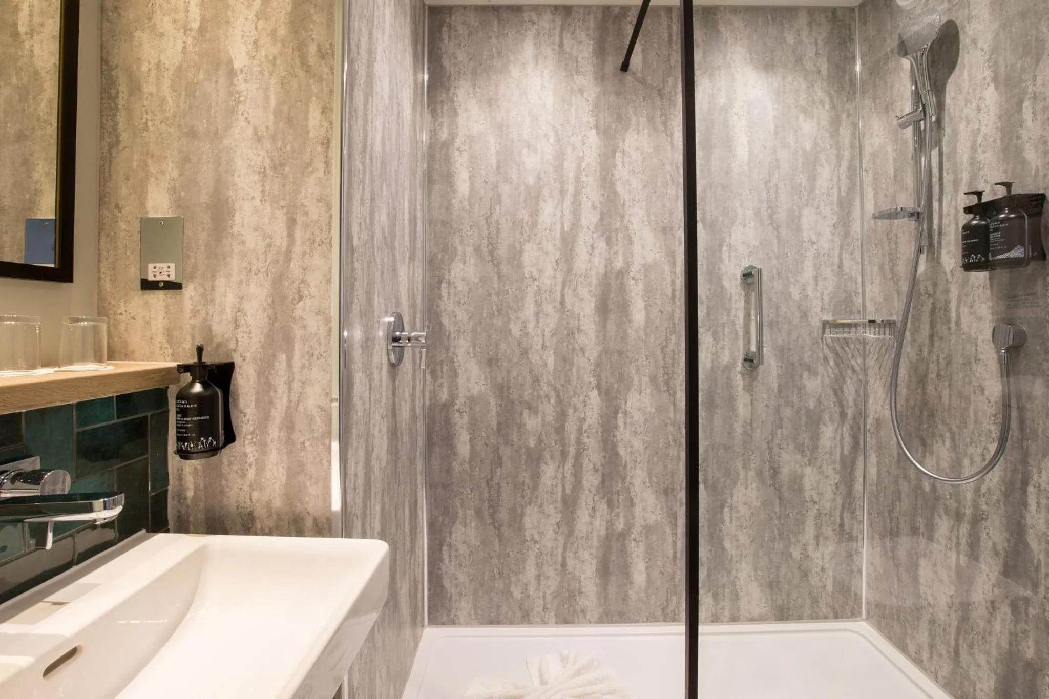 Bathroom in Royal National Hotel