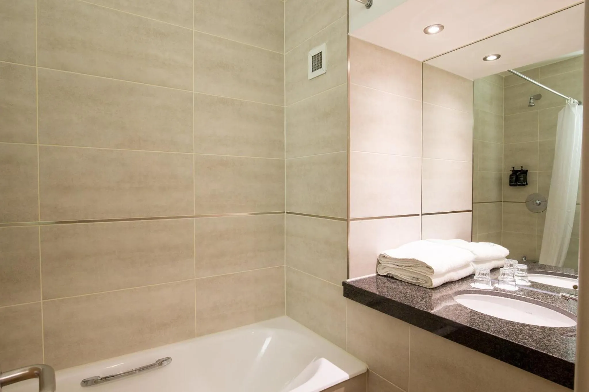 Bathroom in Royal National Hotel