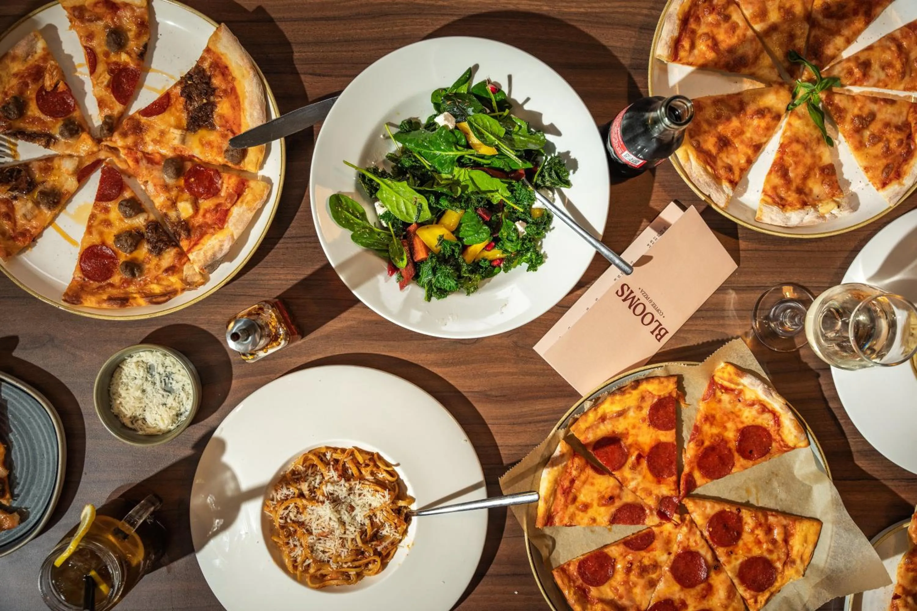 Restaurant/places to eat in Royal National Hotel