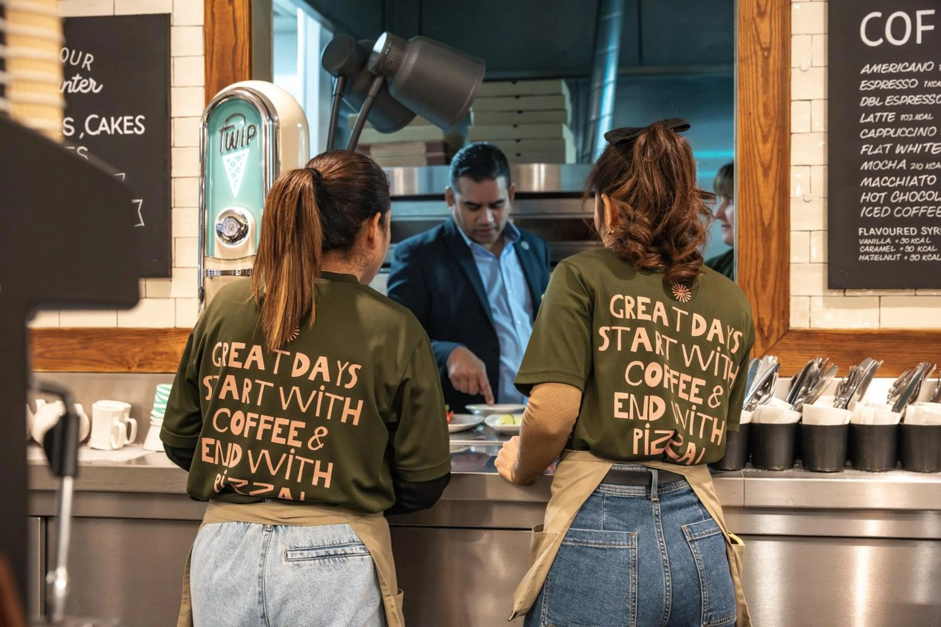 Coffee/tea facilities in Royal National Hotel