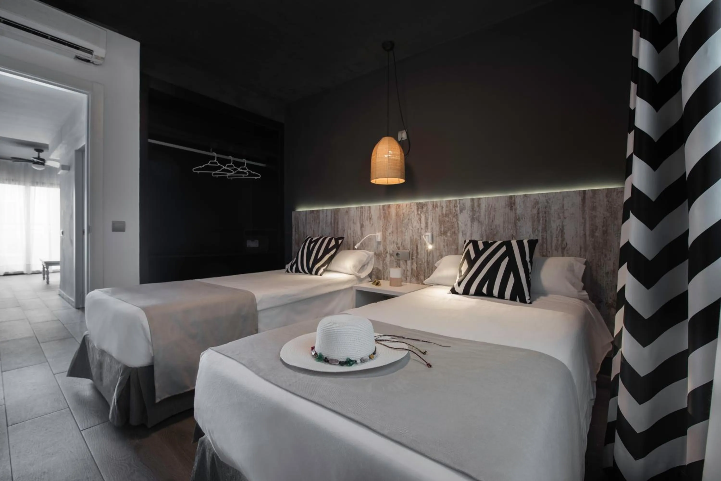 Bedroom, Bed in Aparthotel Vibra Mogambo - Adults only