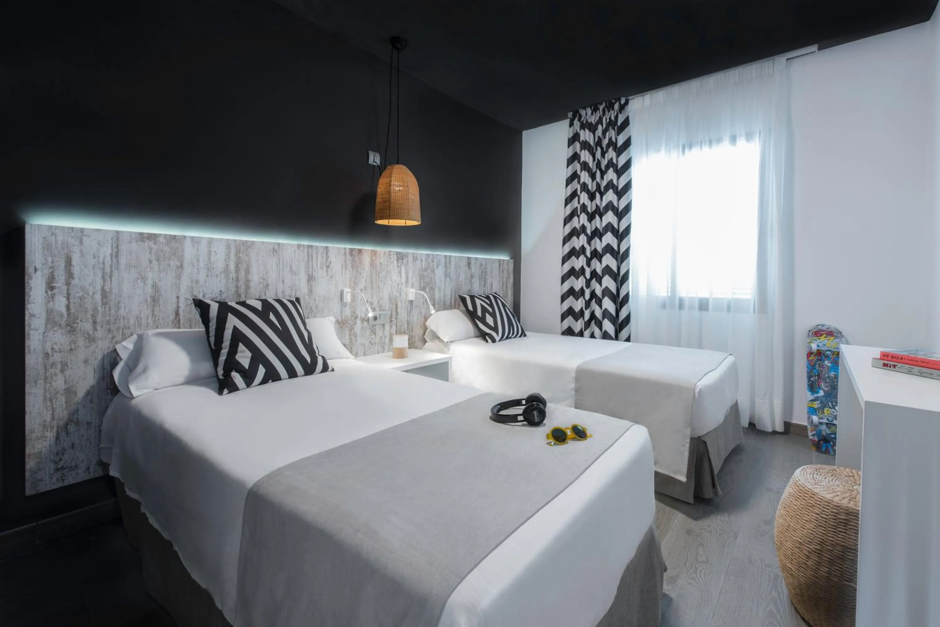 Bedroom, Bed in Aparthotel Vibra Mogambo - Adults only