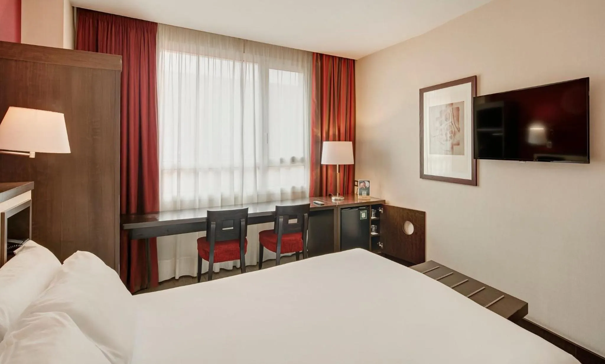 Photo of the whole room, Bed in Sercotel Sant Boi