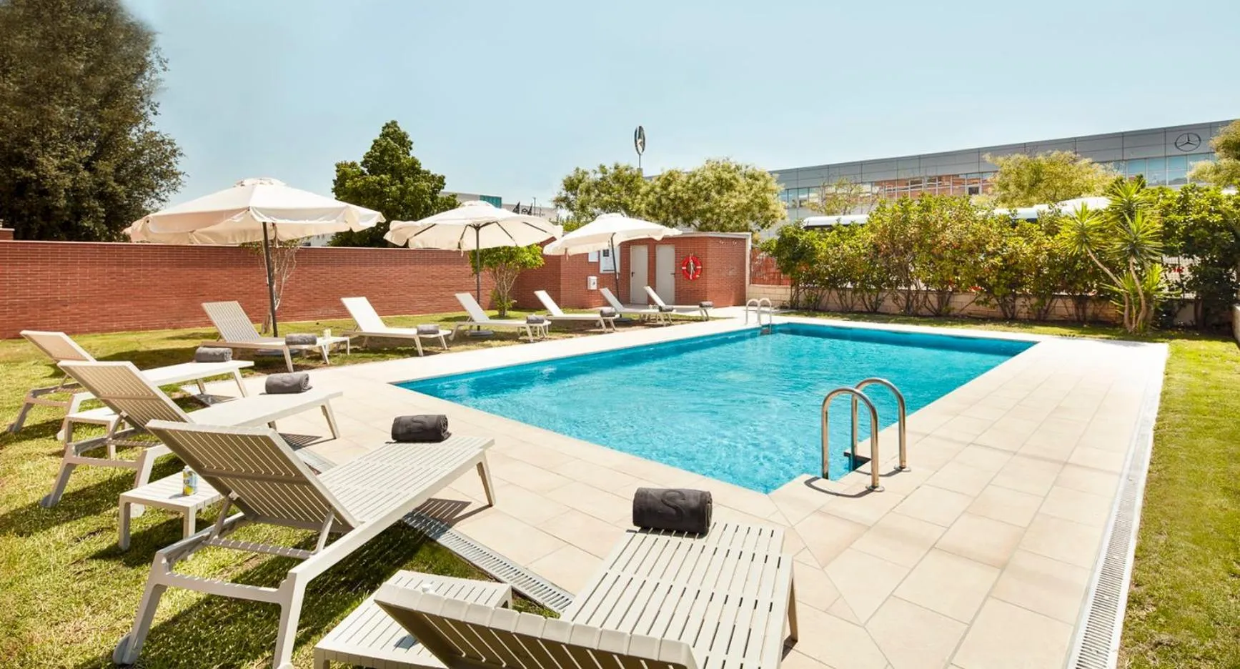 Swimming pool in Sercotel Sant Boi