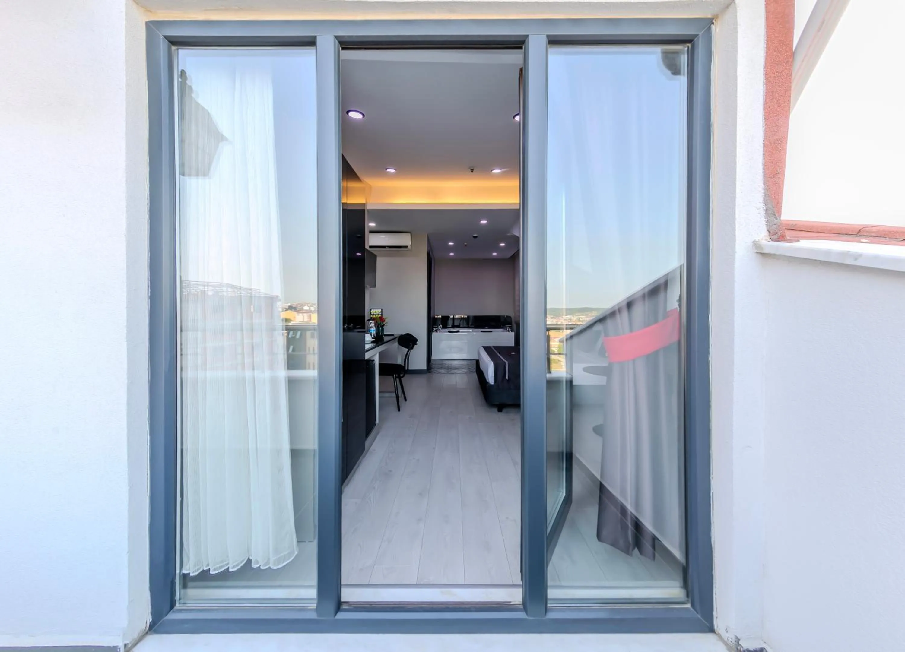 Photo of the whole room in Intercity Hotel Istanbul Airport