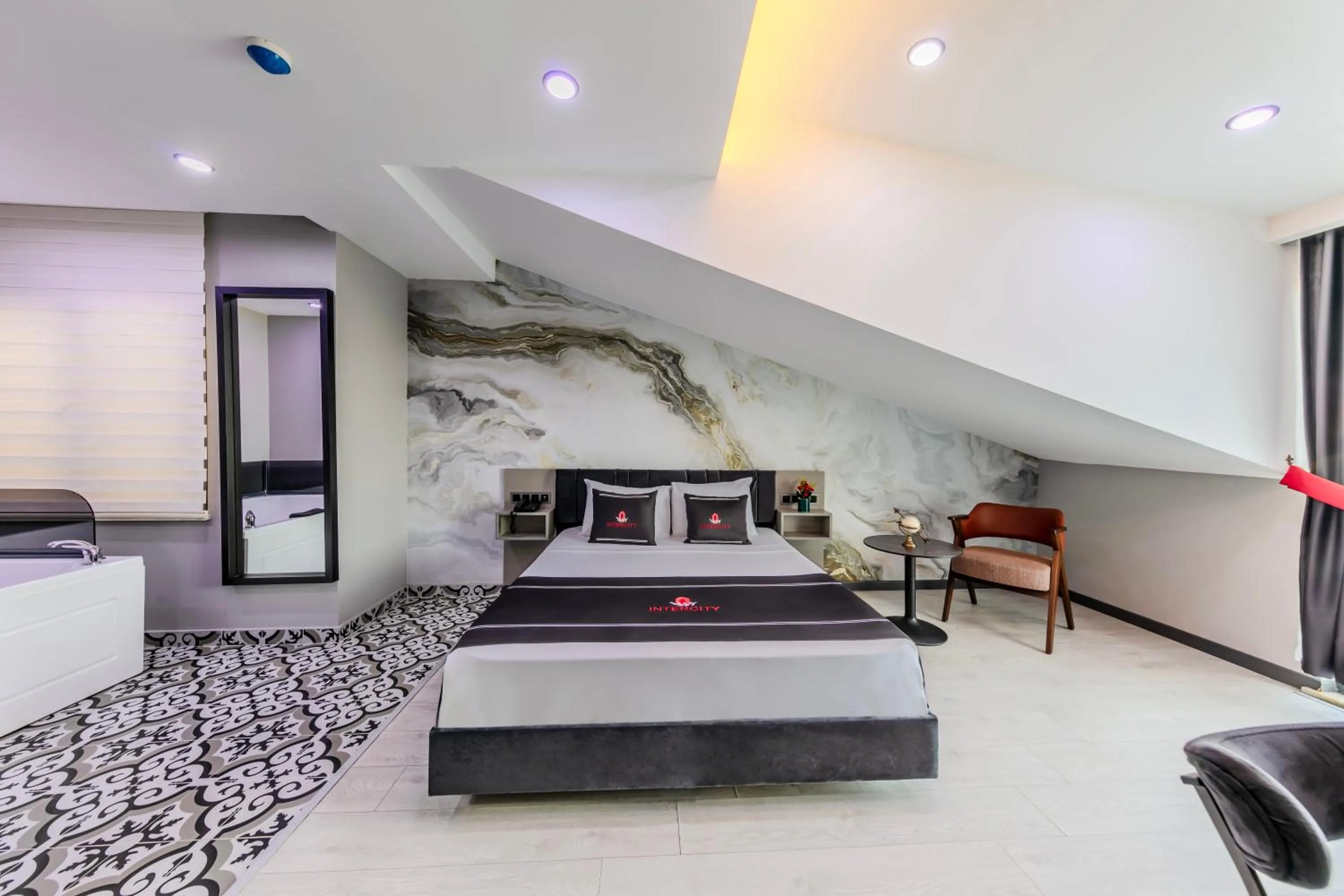 Photo of the whole room, Bed in Intercity Hotel Istanbul Airport