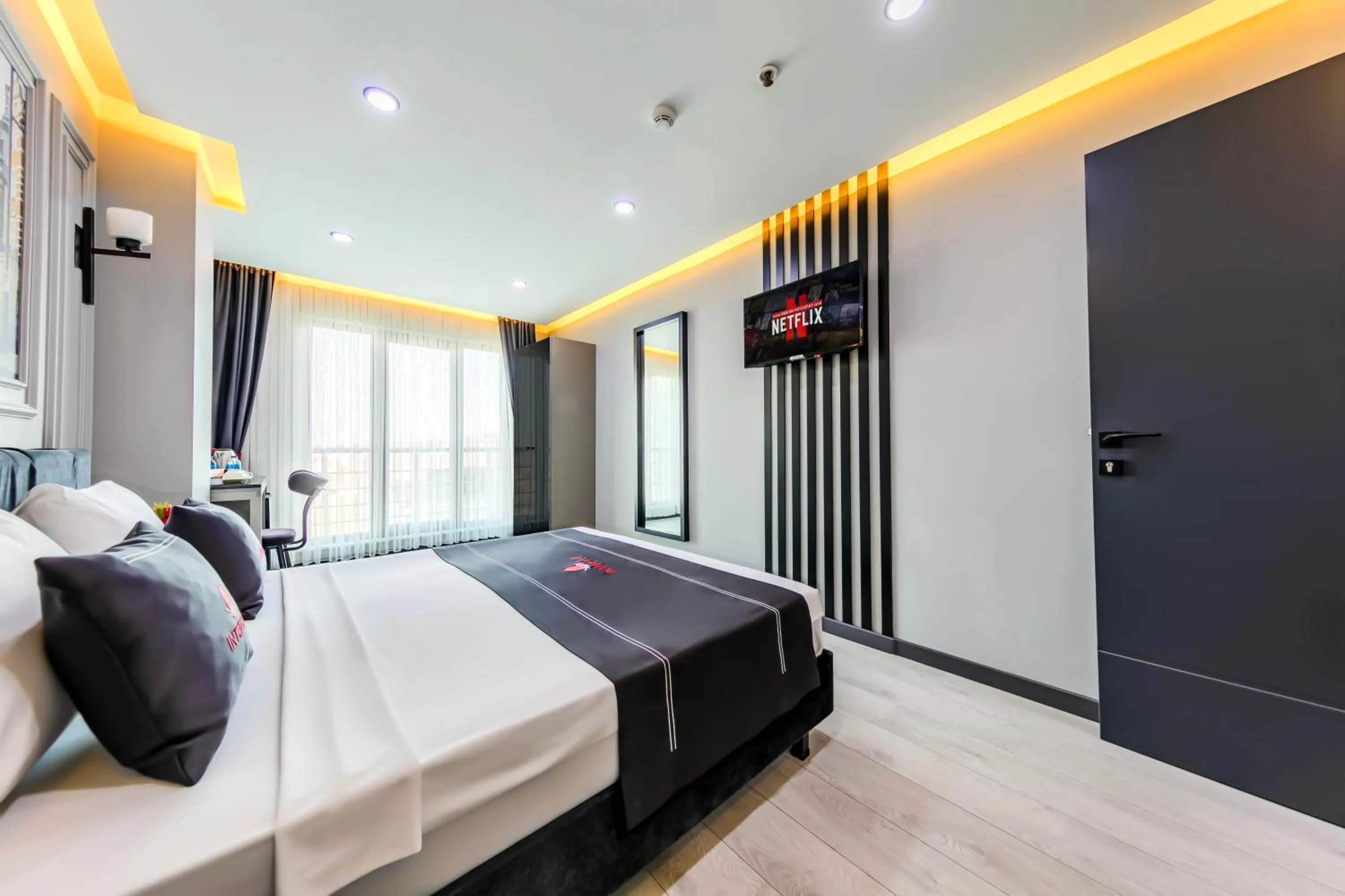 Photo of the whole room, Bed in Intercity Hotel Istanbul Airport