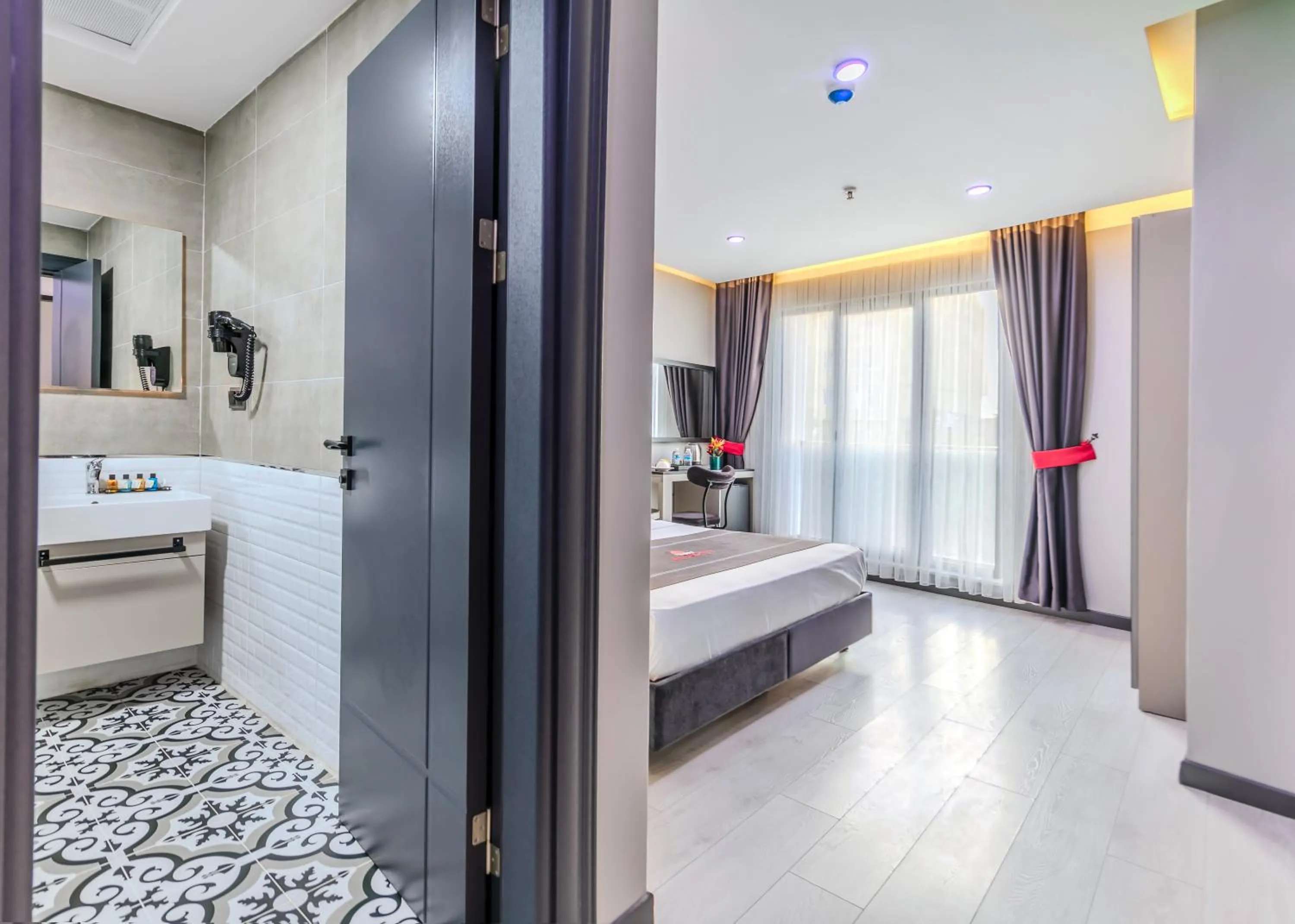 Photo of the whole room, Bed in Intercity Hotel Istanbul Airport