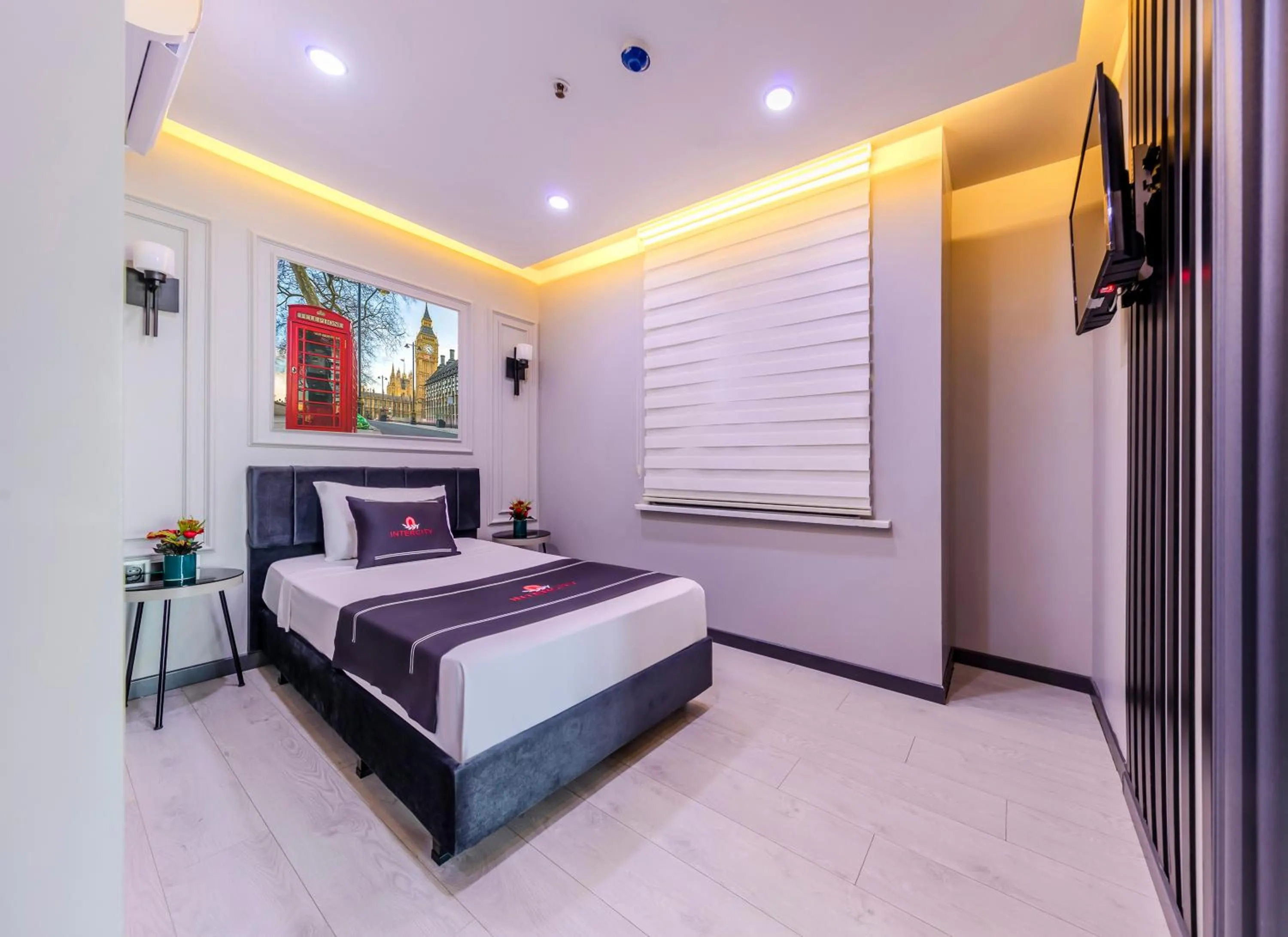 Photo of the whole room, Bed in Intercity Hotel Istanbul Airport