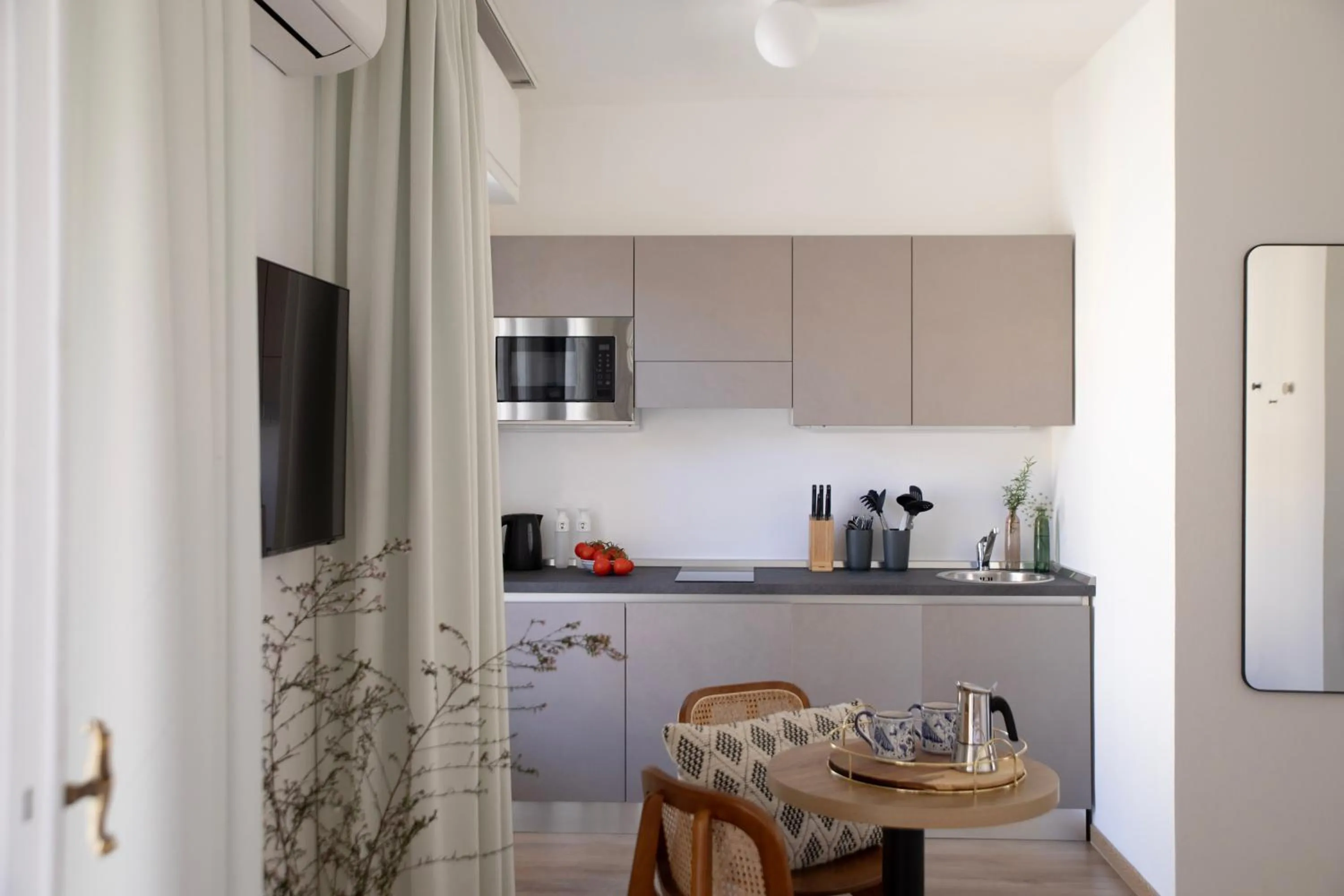 TV and multimedia in Bob W Florence Ponte Vecchio