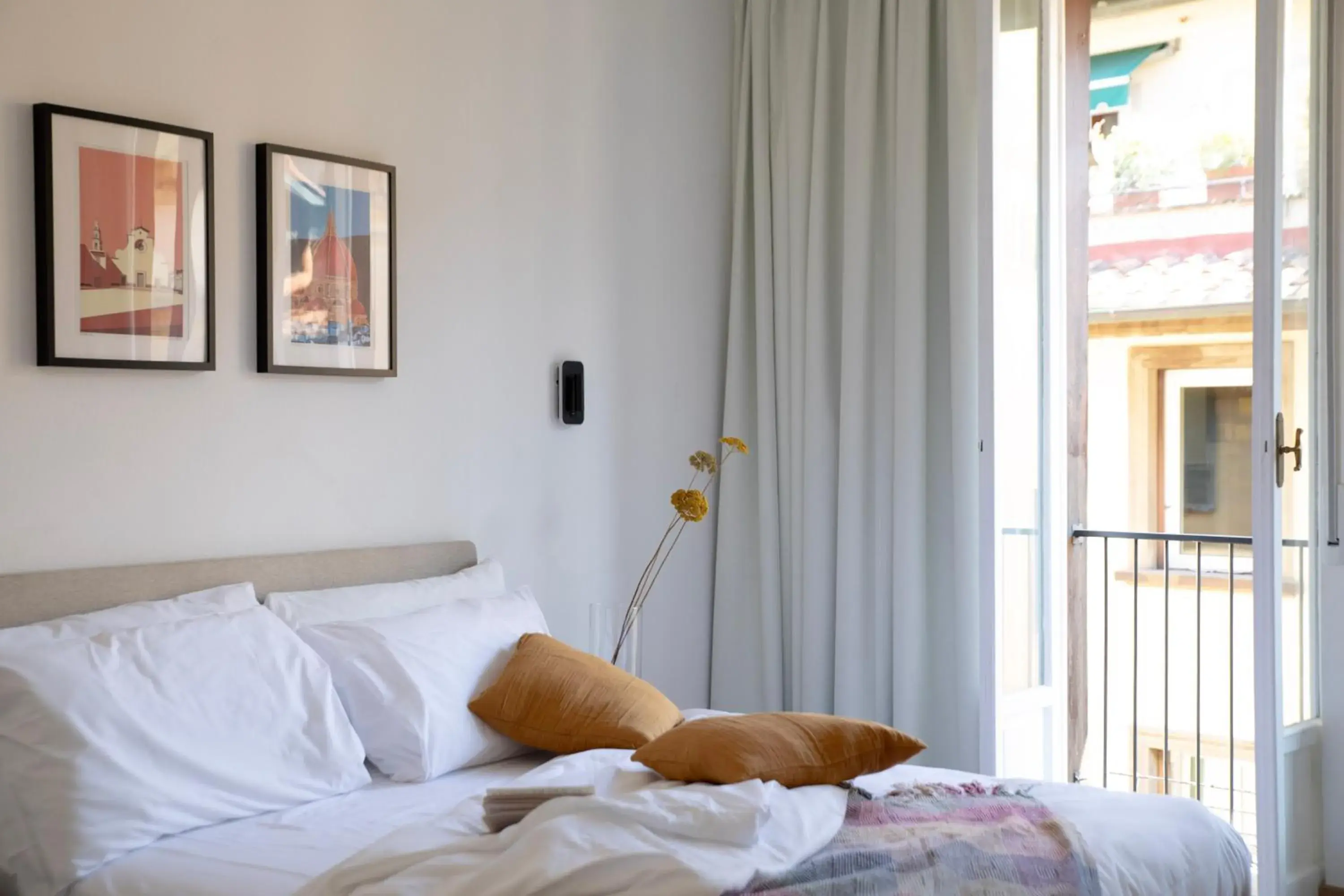 Original Apartment - 1 Bedroom with Kitchen in Bob W Florence Ponte Vecchio Original Apartment - 1 Bedroom with Kitchen in Bob W Florence Ponte Vecchio