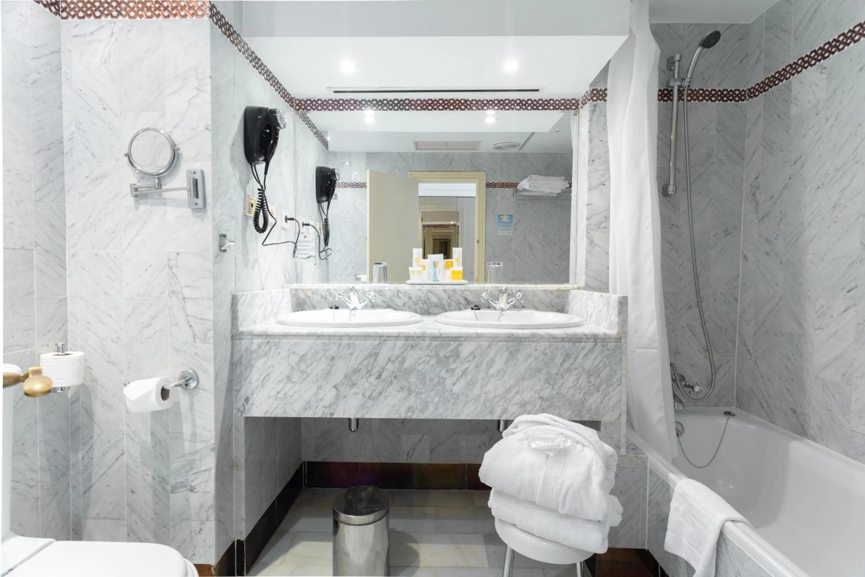 Hotel Abades Benacazon