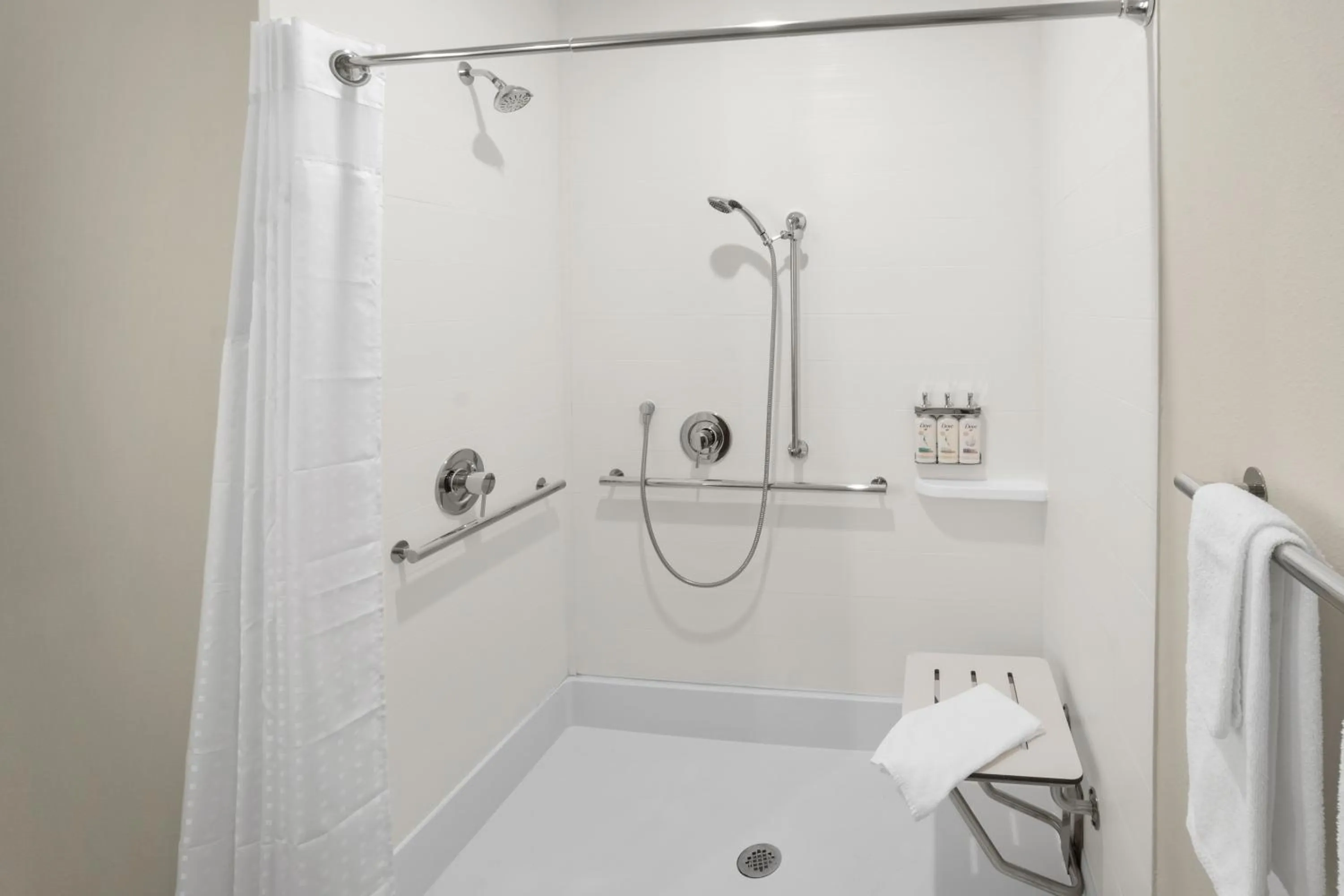 Shower in Holiday Inn Express - Hattiesburg West - Univ Area