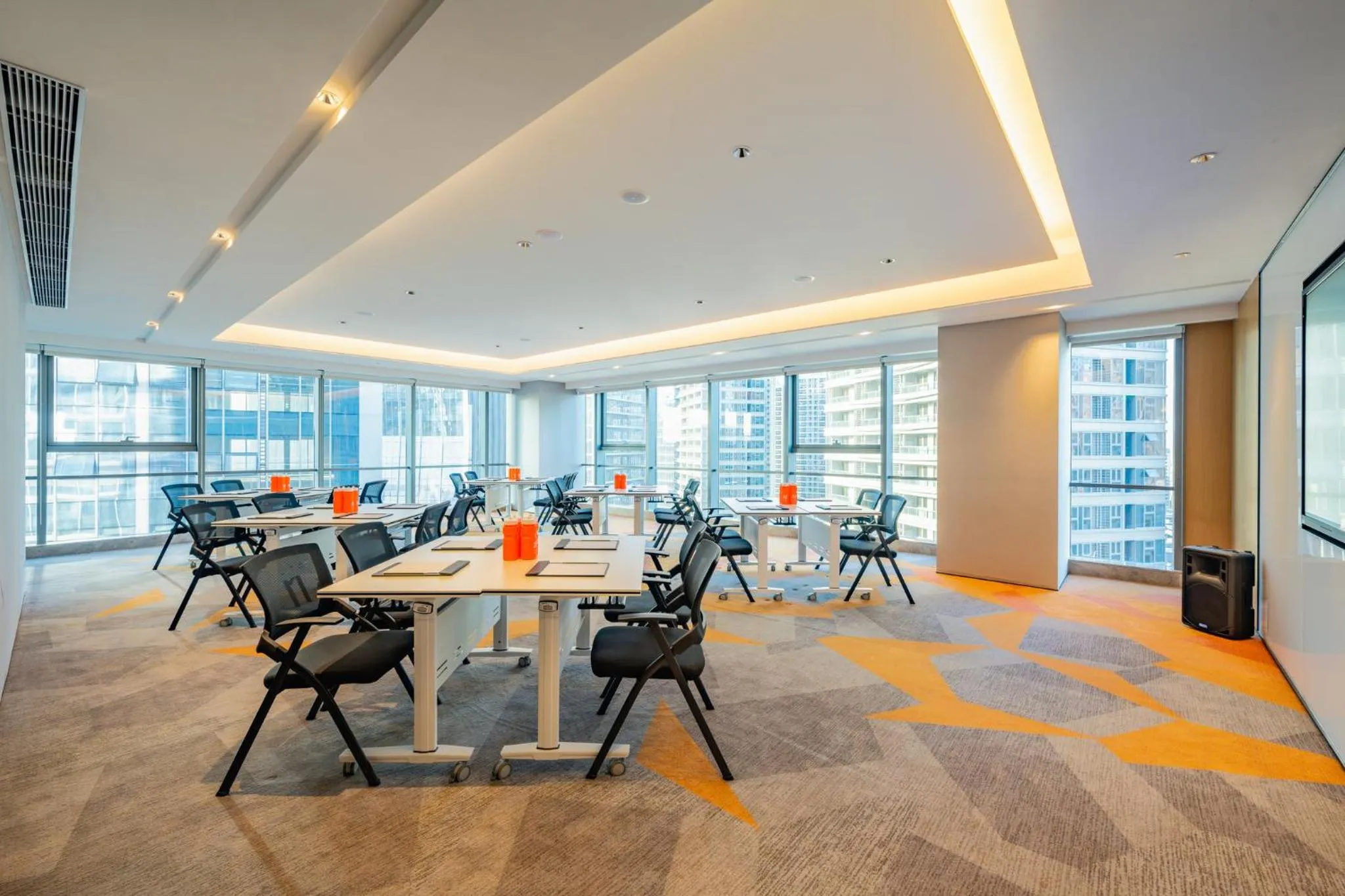 Meeting/conference room in EVEN Suzhou Grand Canal by IHG