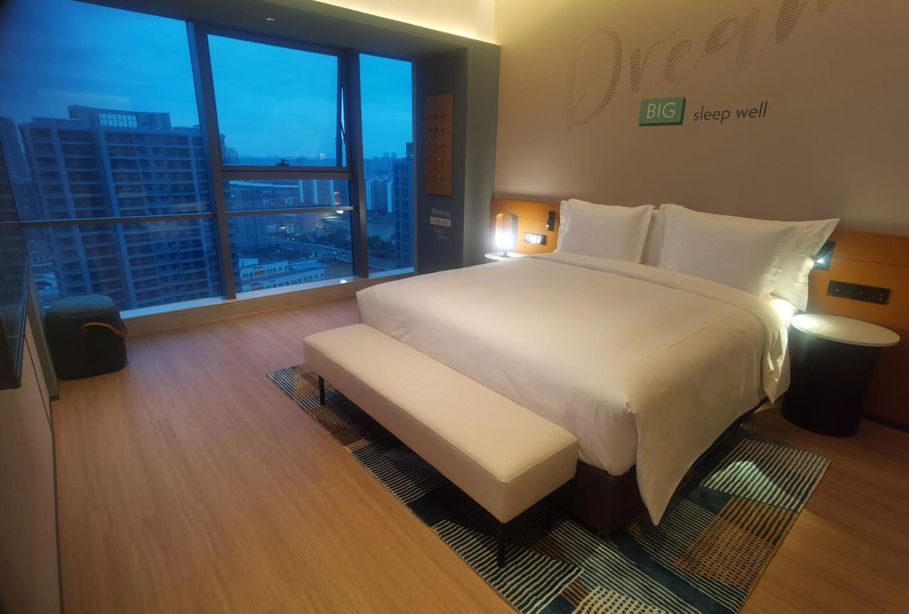 Photo of the whole room, Bed in EVEN Suzhou Grand Canal by IHG
