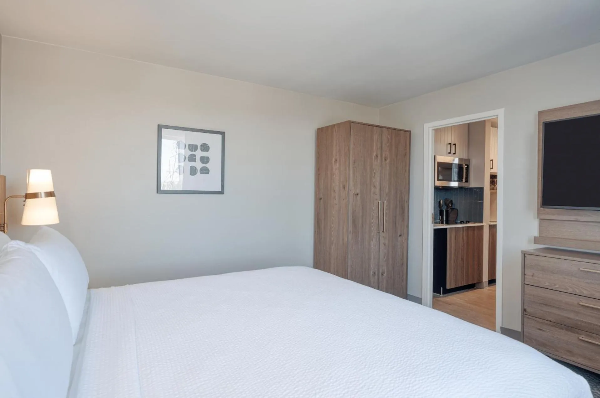 Bedroom, Bed in Staybridge Suites Federal Way - Seattle South by IHG