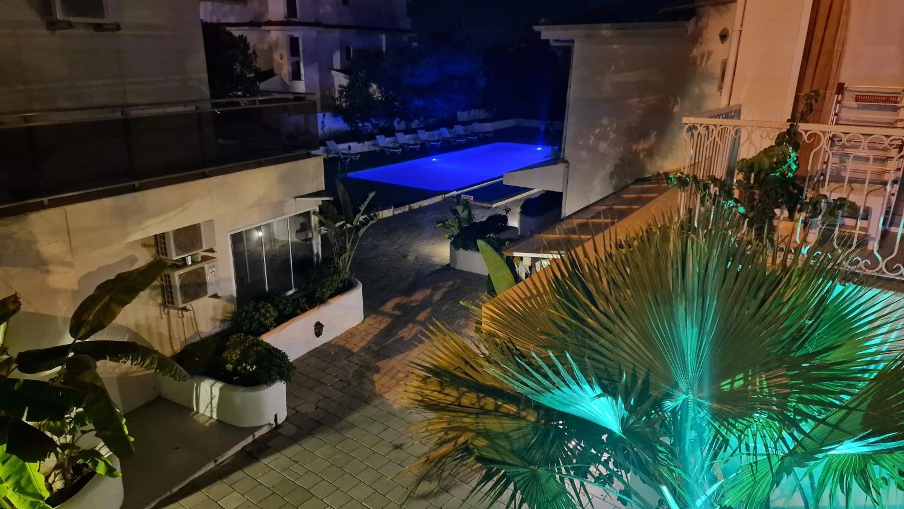 Night in Harika bir yer