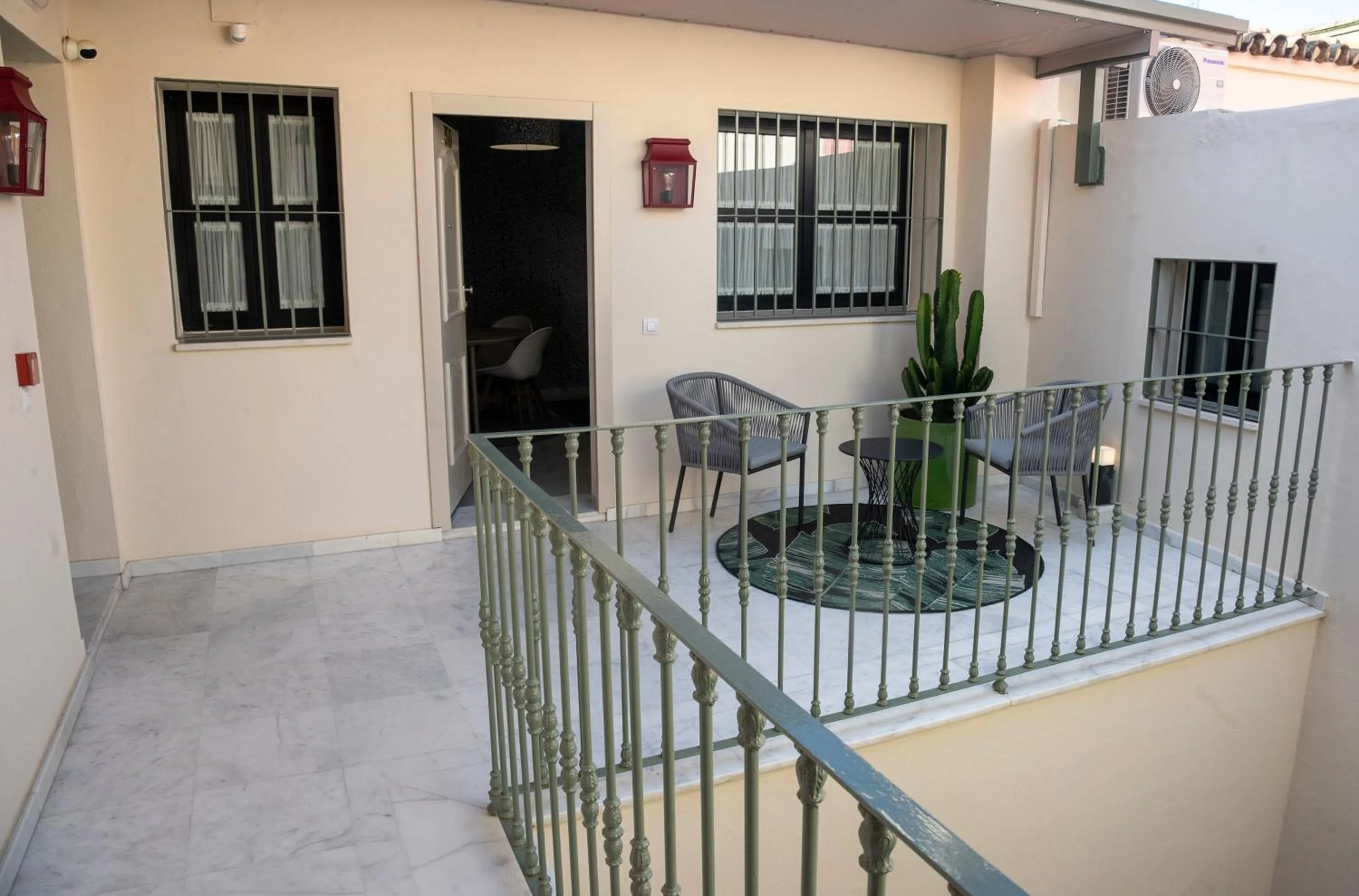 Lobby or reception in Smartr Sevilla Las Dueñas