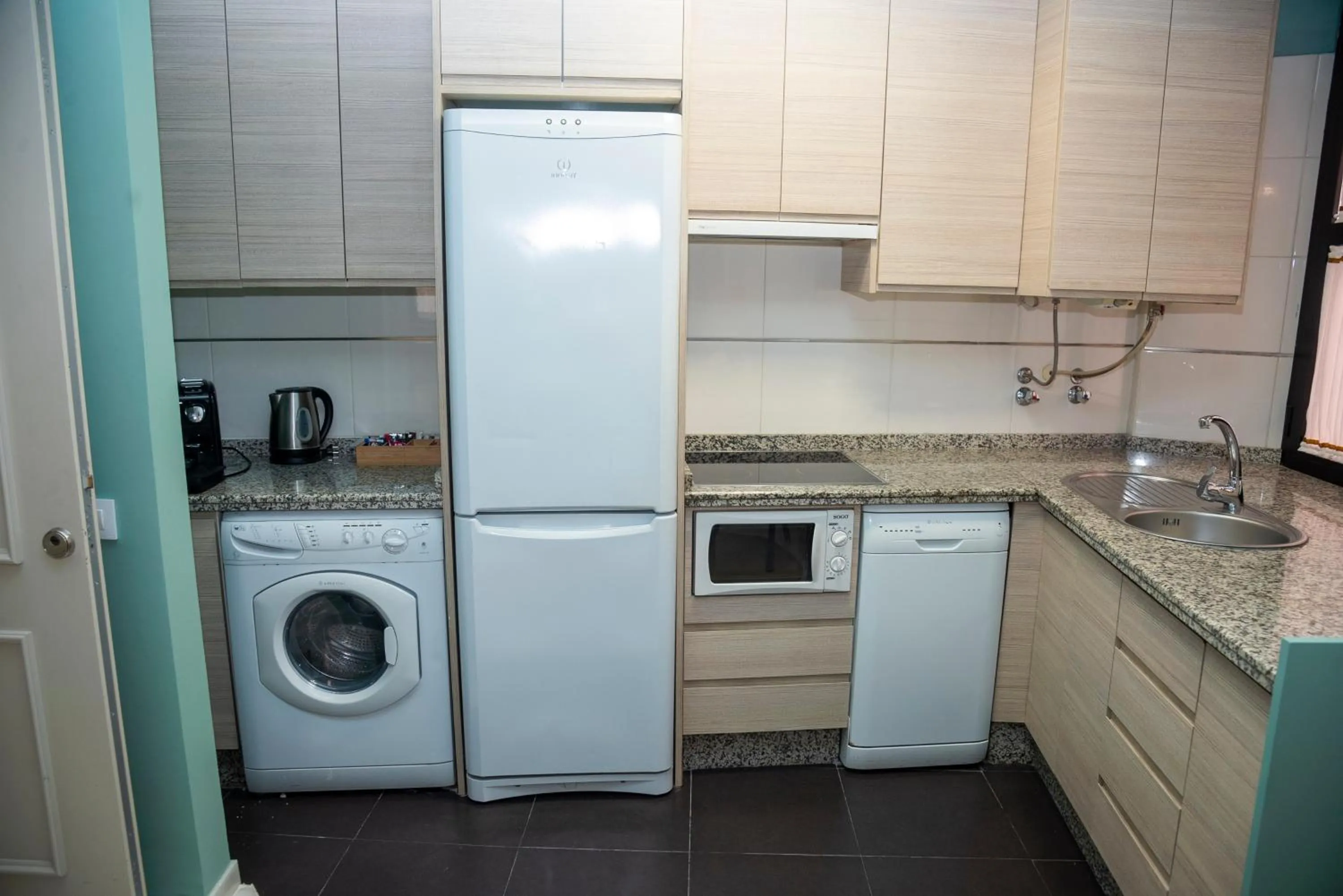 Kitchen or kitchenette in Smartr Sevilla Las Dueñas
