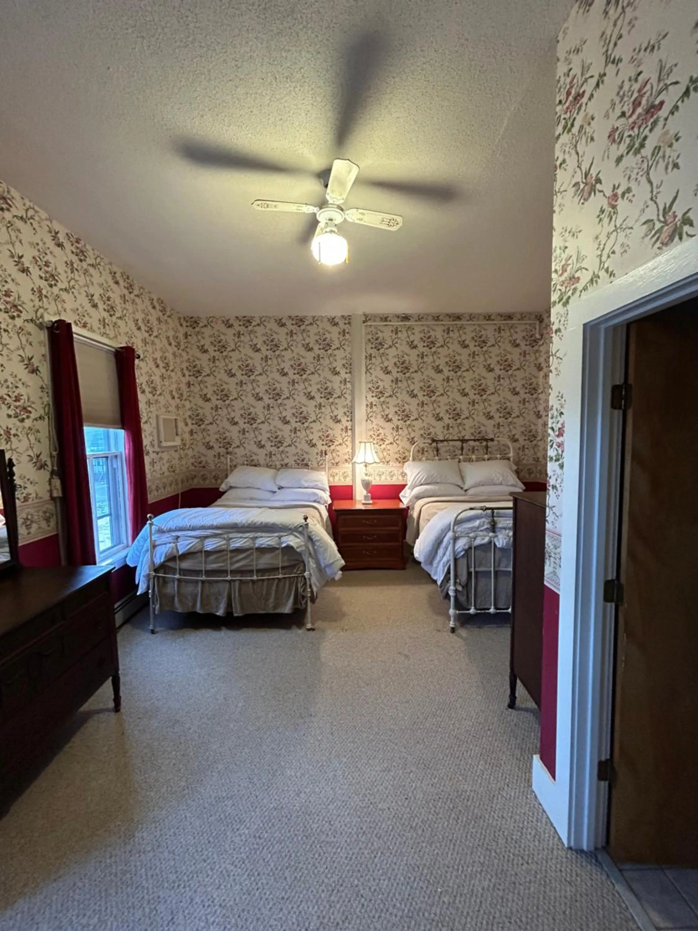 The Elizabeth Inn and Restaurant