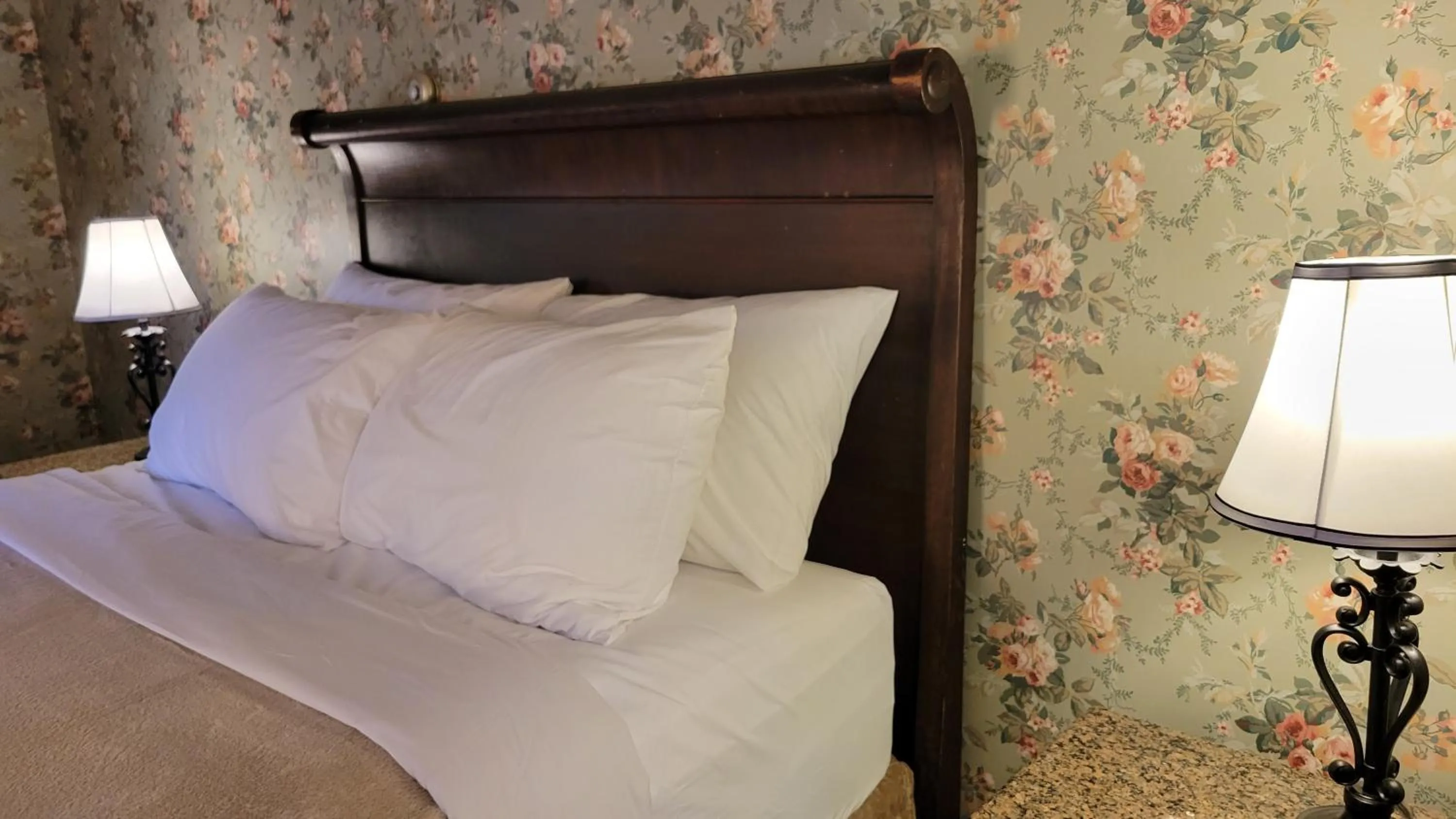 The Elizabeth Inn and Restaurant