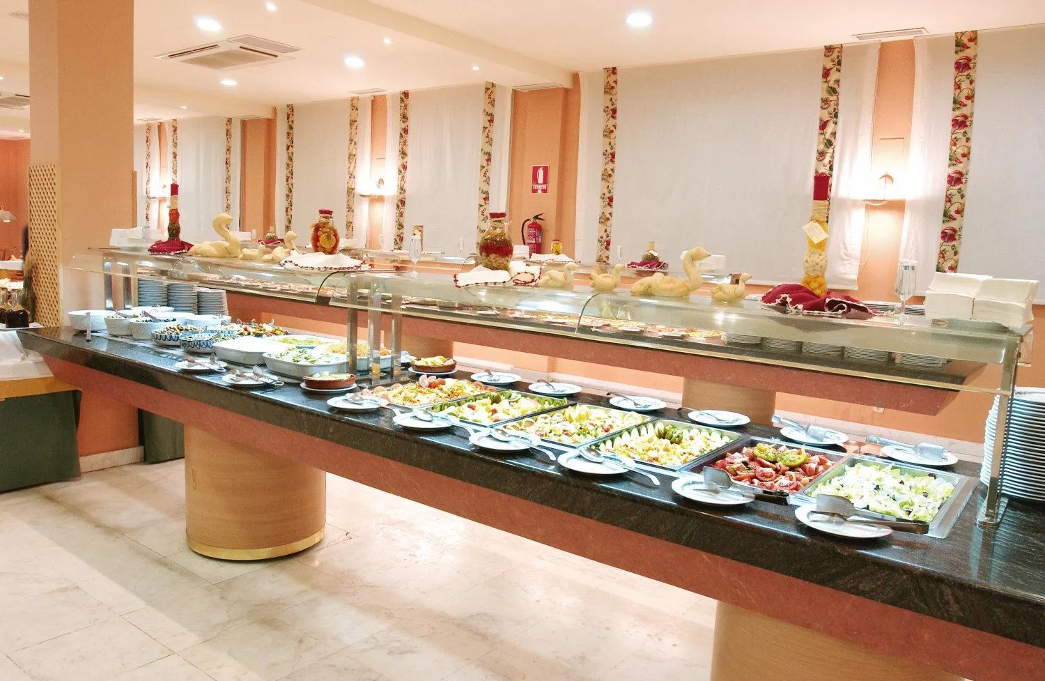 Restaurant/places to eat in Bahía Tropical