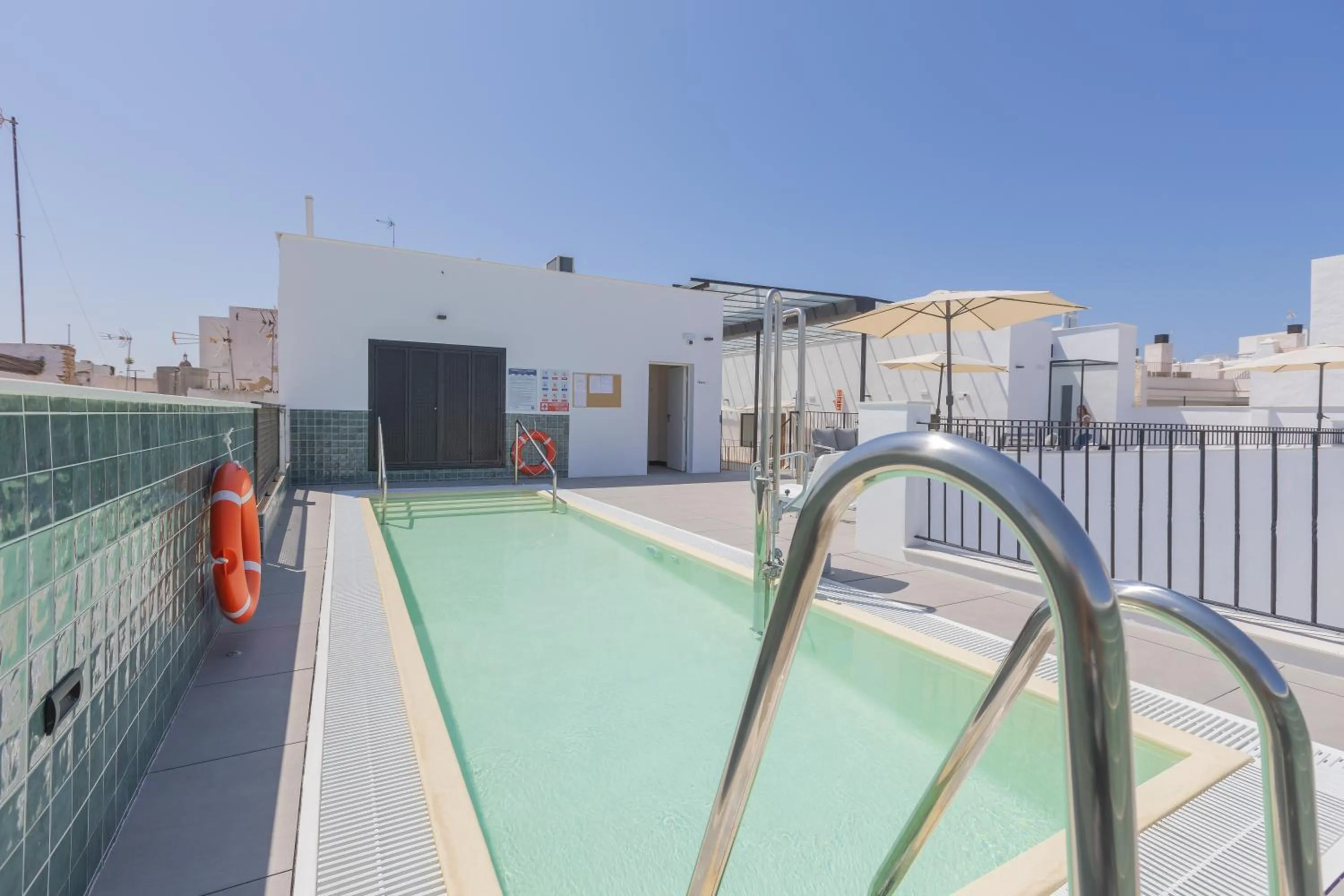 Swimming pool in Soho Boutique Cádiz