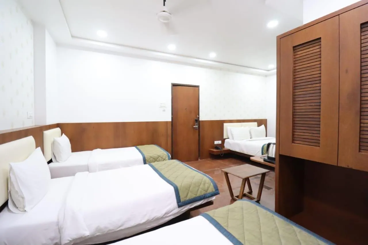 Bedroom, Bed in HOTEL CENTER POINT