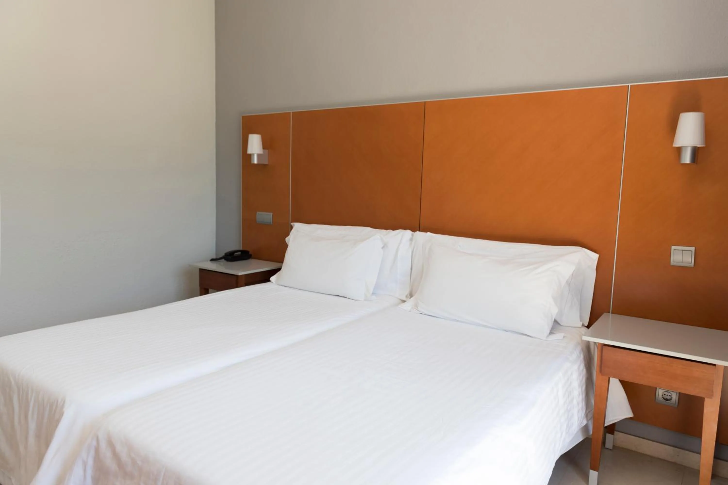 Bedroom, Bed in Hotel El Palmeral