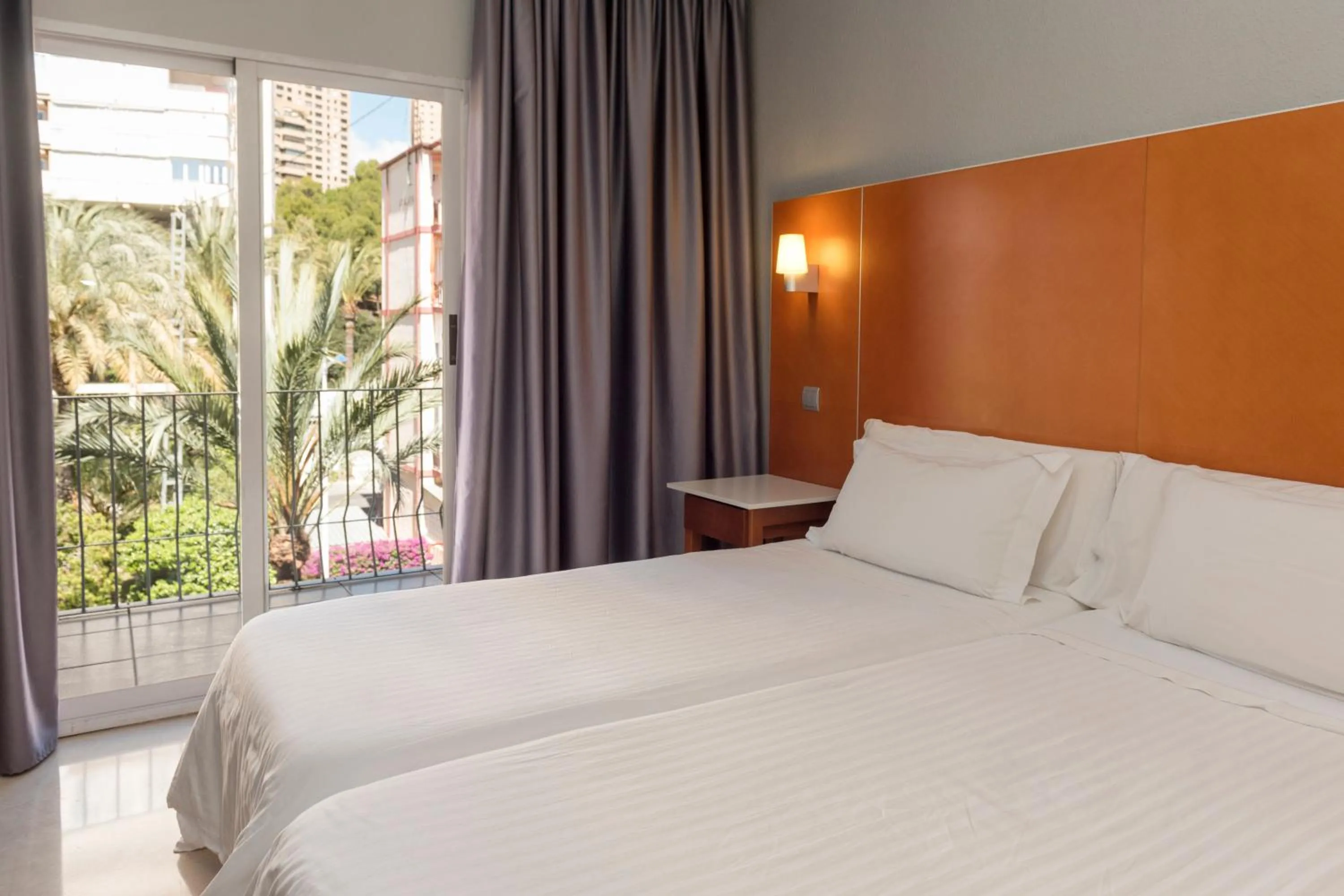 Bedroom, Bed in Hotel El Palmeral