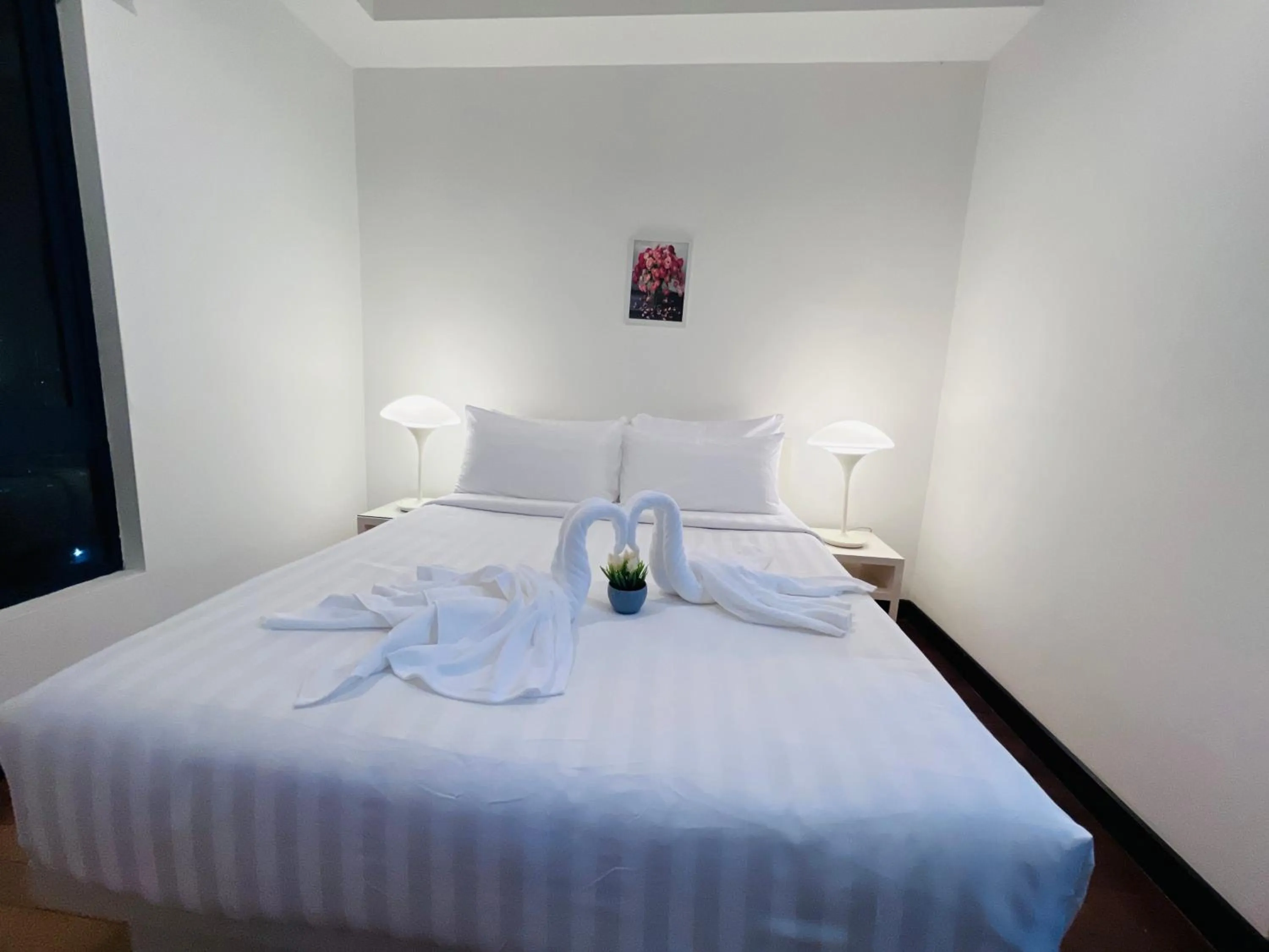 Bed in CozyHome Suites @ Casa Residency