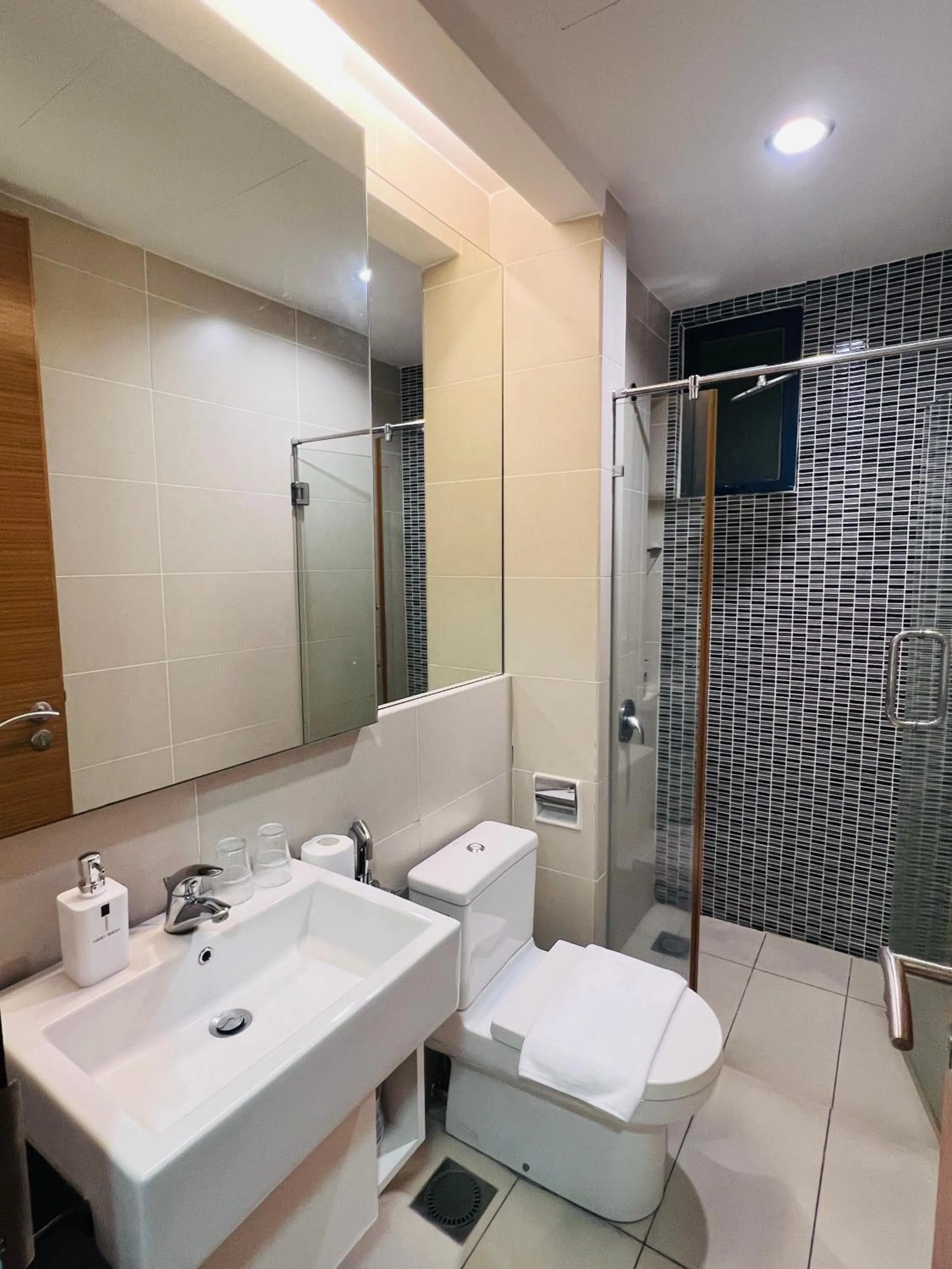 CozyHome Suites @ Casa Residency