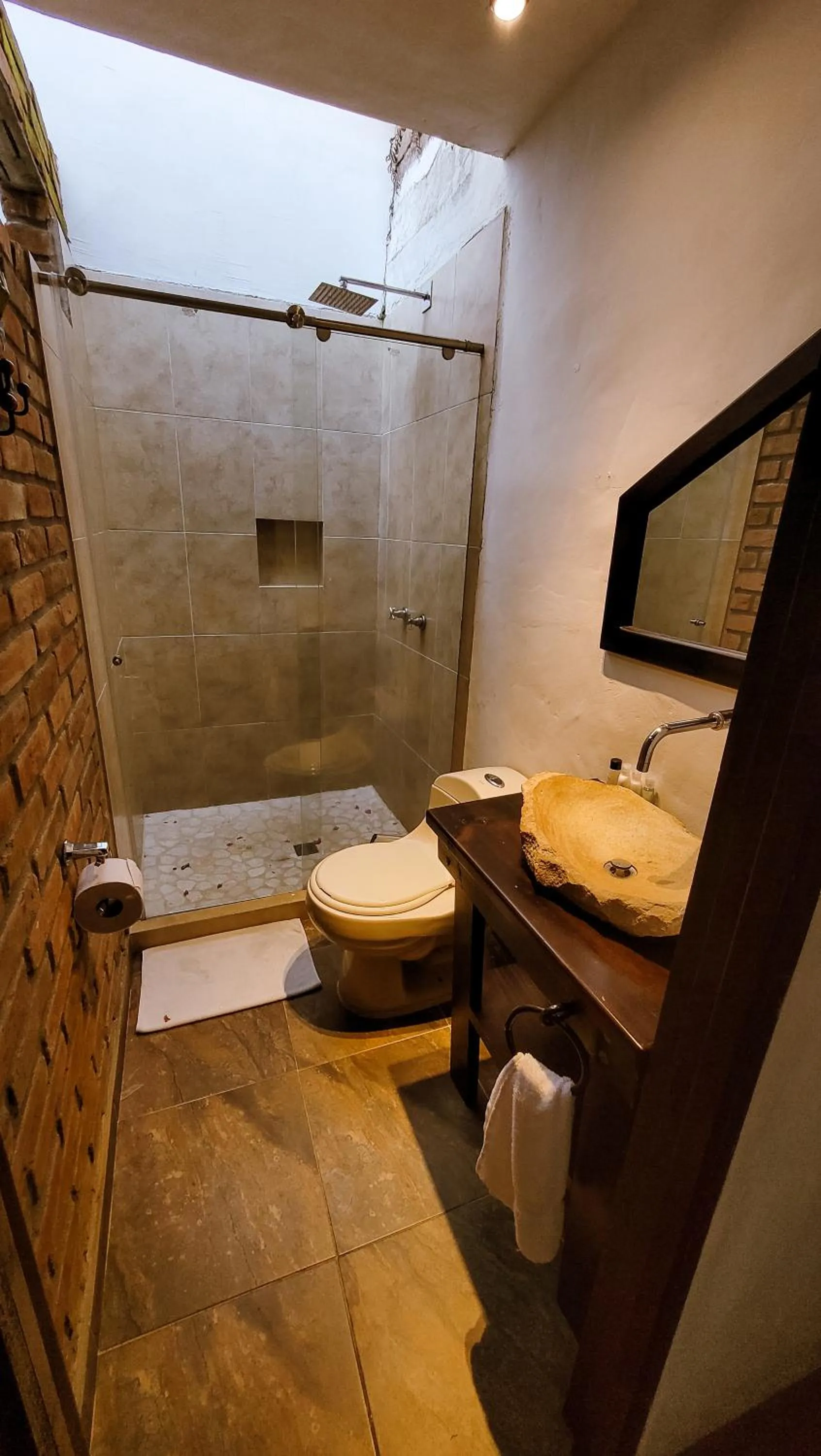 Shower in Tuki Hostel & Lounge