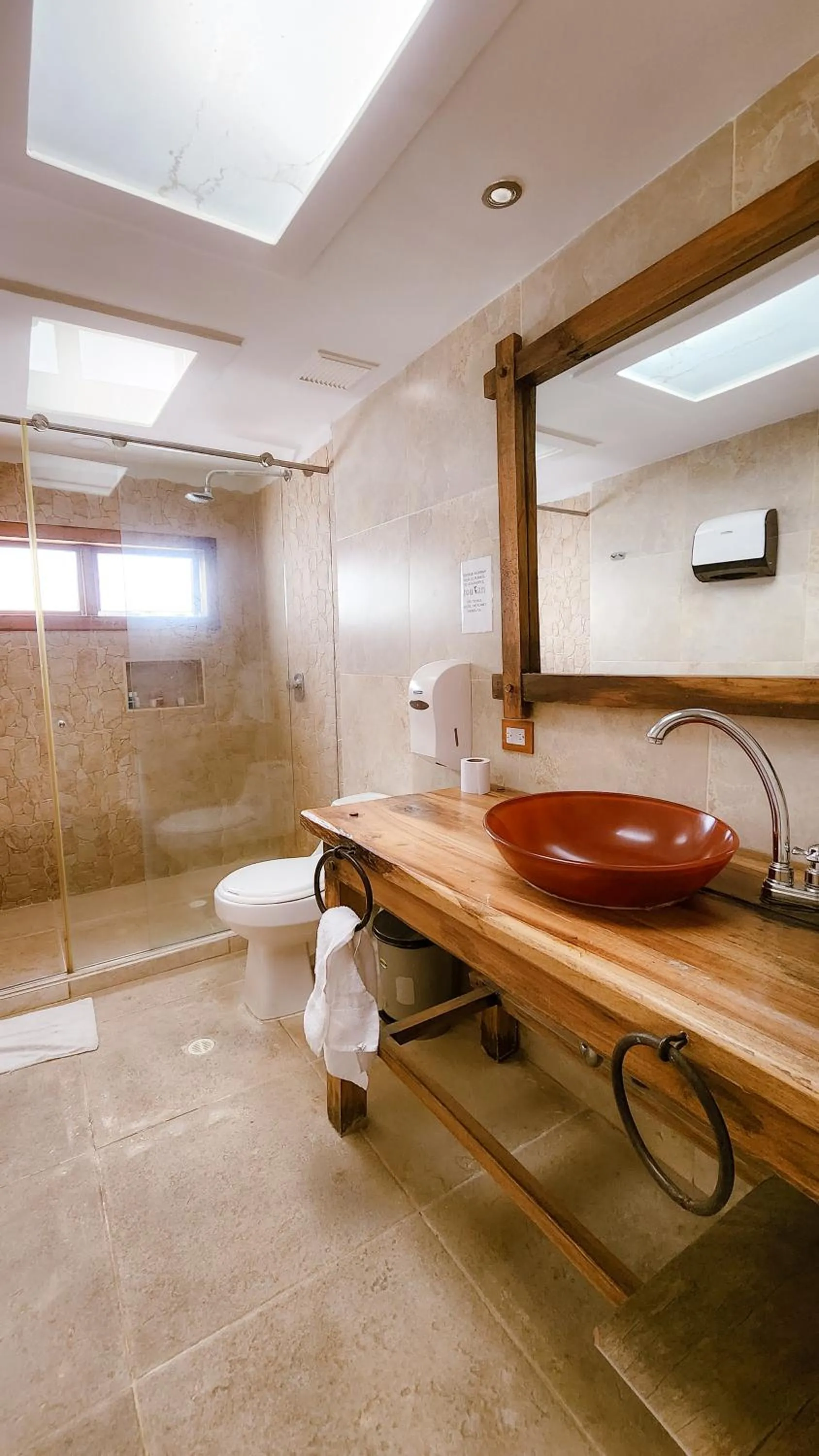 Shower in Tuki Hostel & Lounge