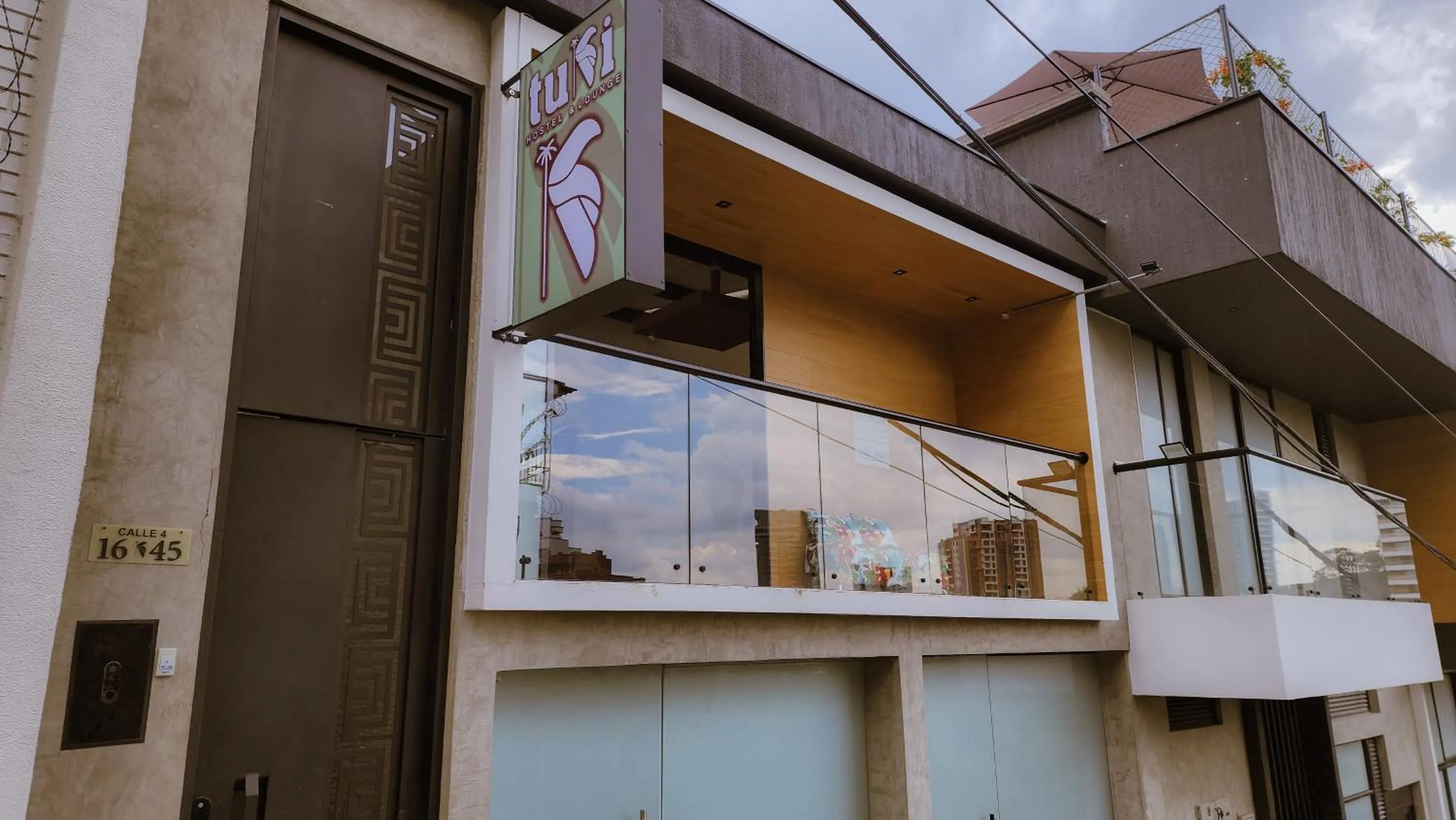 Property building in Tuki Hostel & Lounge