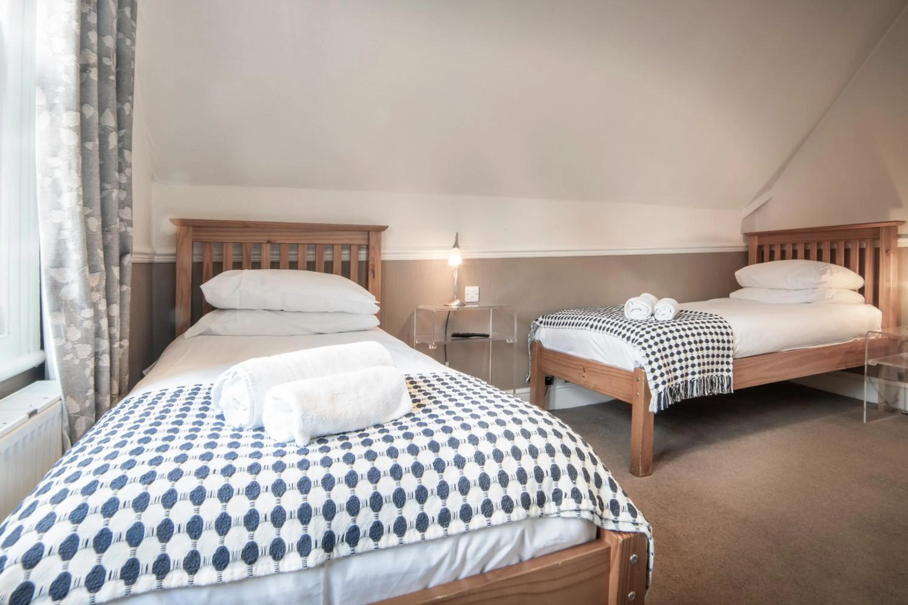 Bed in 100 Banbury Road Oxford - formerly Parklands