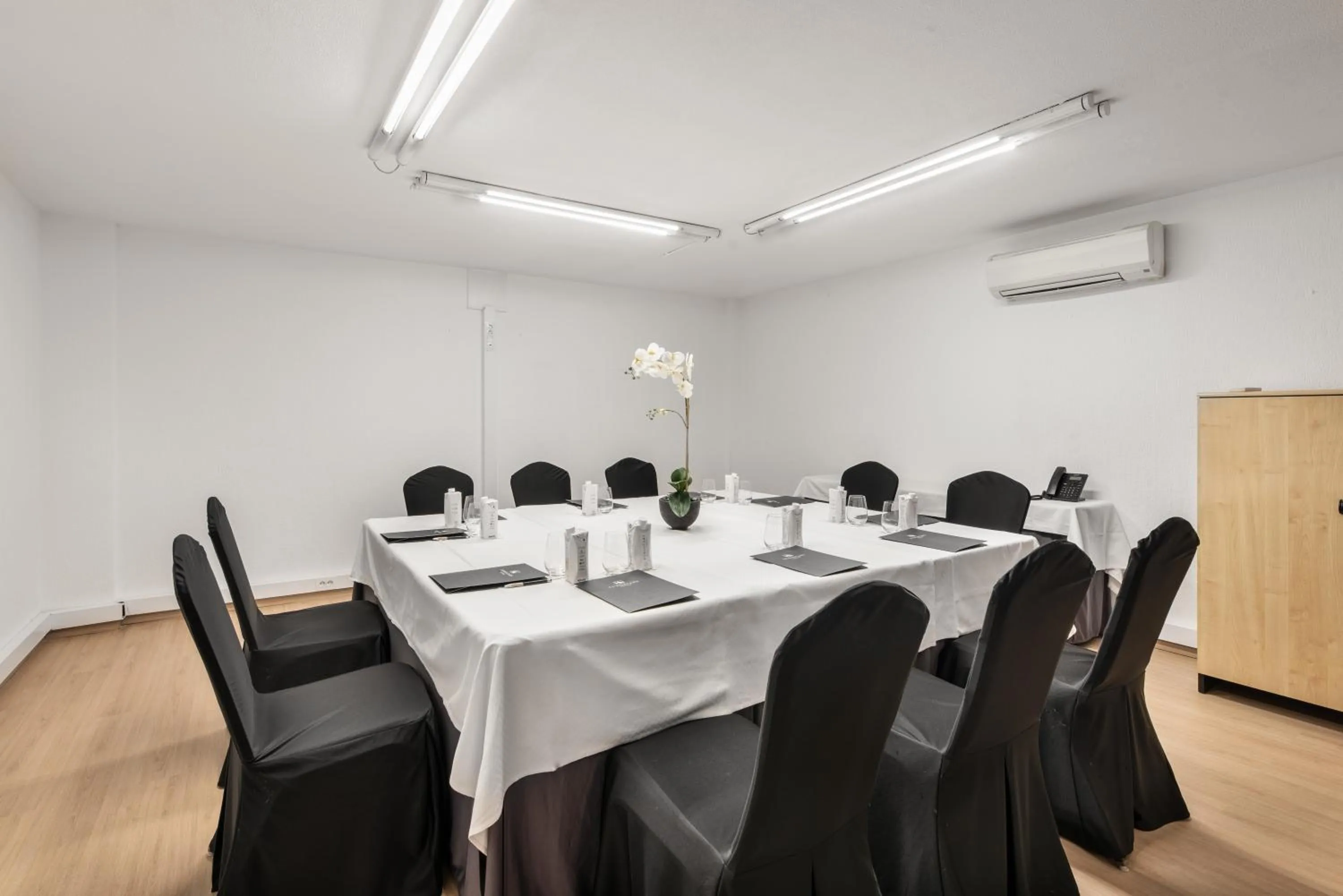 Meeting/conference room in Eurostars Gran Hotel Lugo