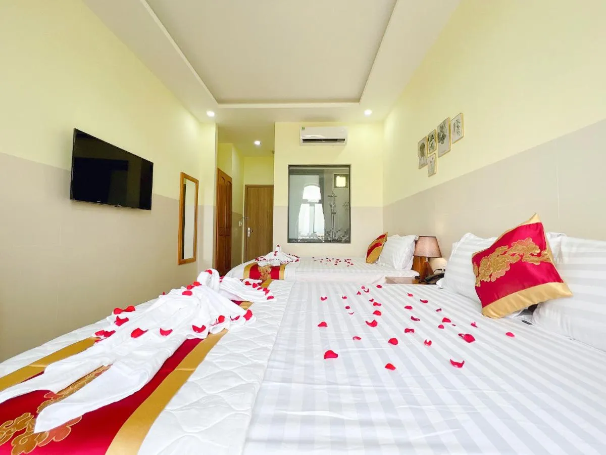 Photo of the whole room, Bed in Sea Star Hotel