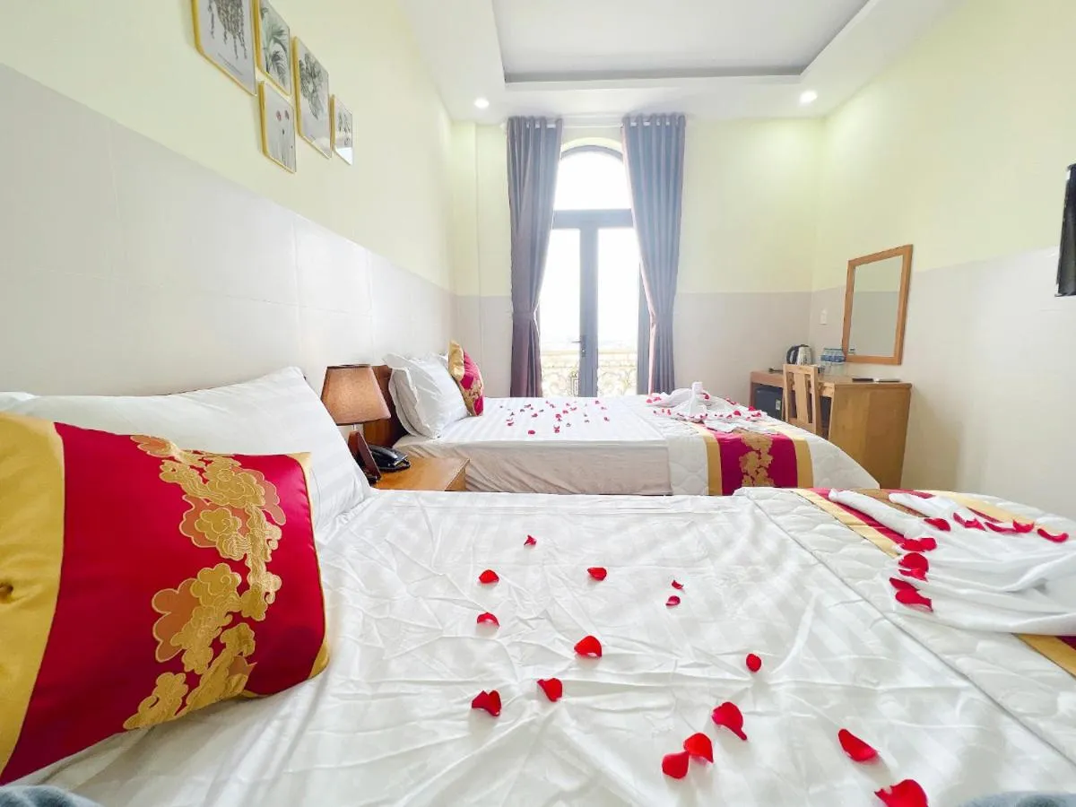 Photo of the whole room, Bed in Sea Star Hotel