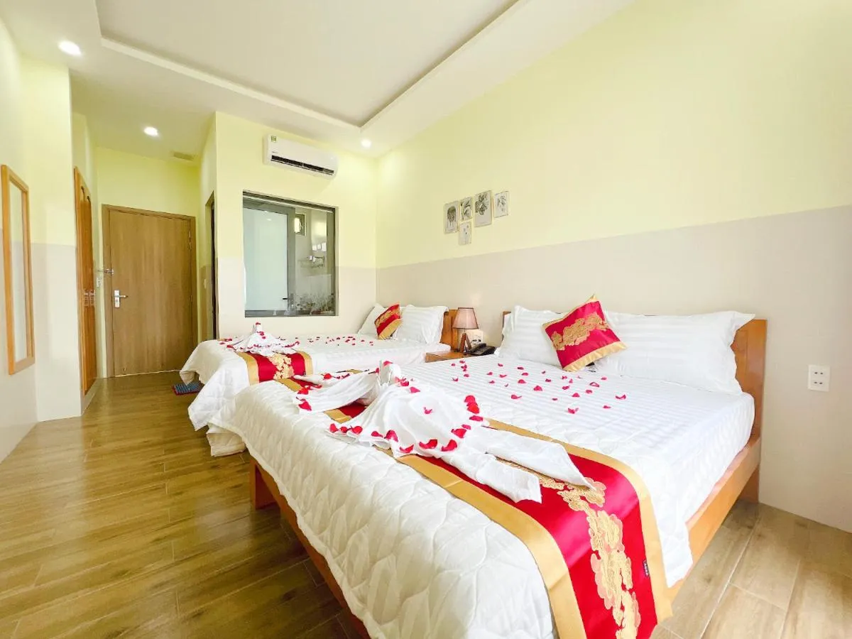 Photo of the whole room, Bed in Sea Star Hotel