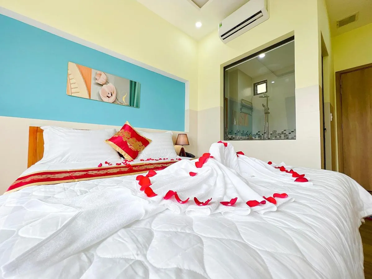 Bed in Sea Star Hotel