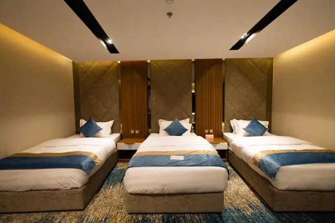 Bedroom, Bed in Grand day