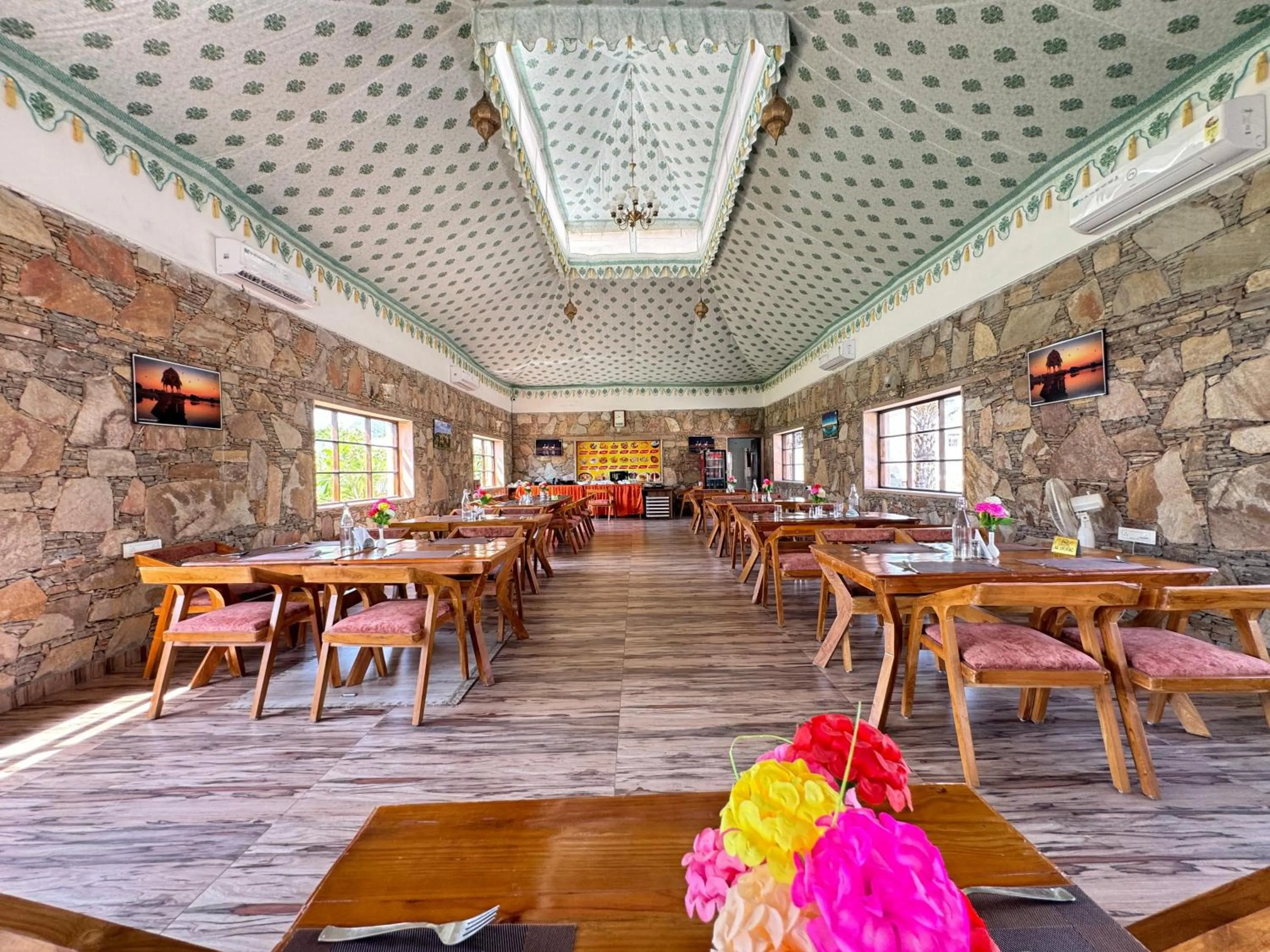 Restaurant/places to eat in Ananda Resort