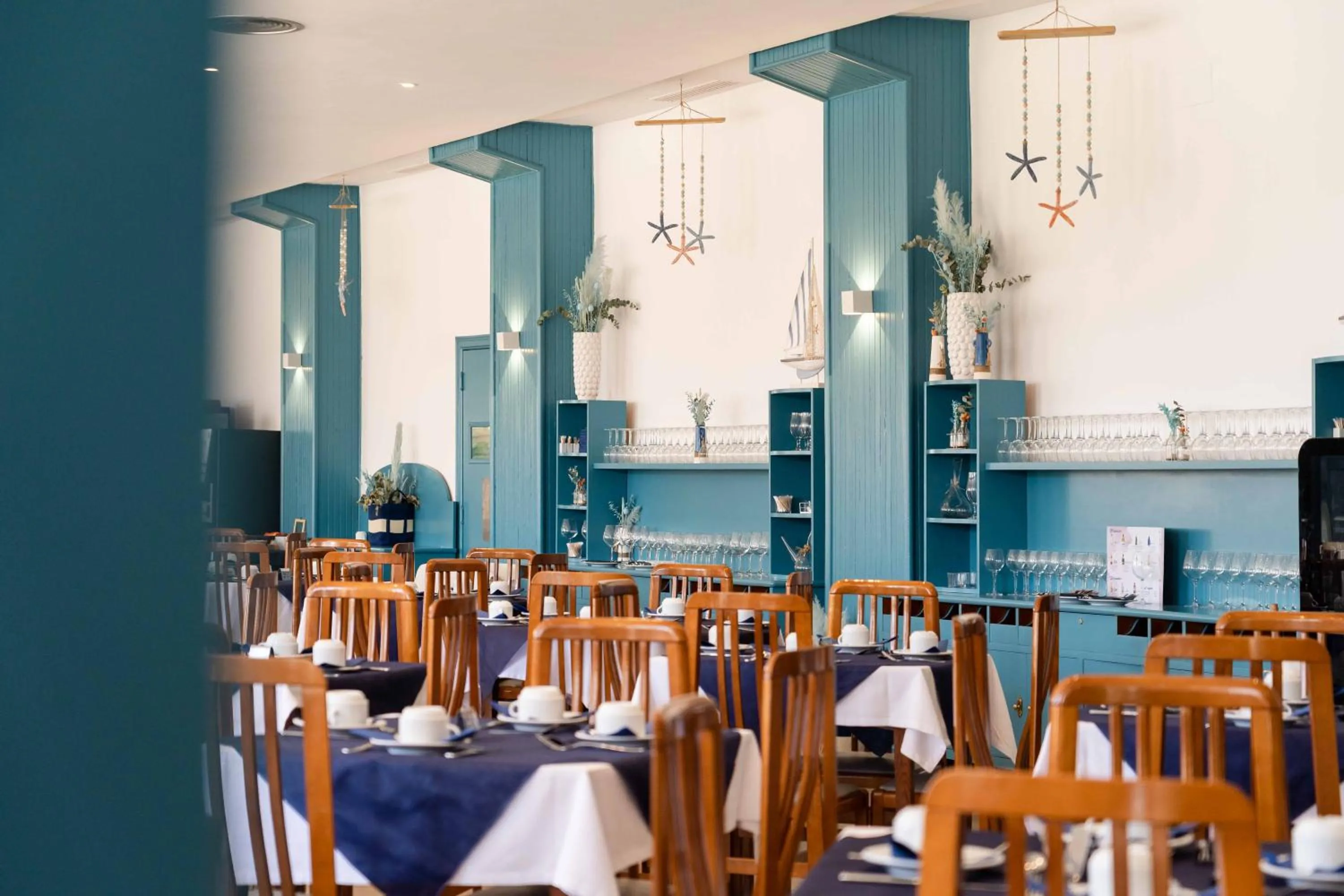 Restaurant/places to eat in Hotel Planas