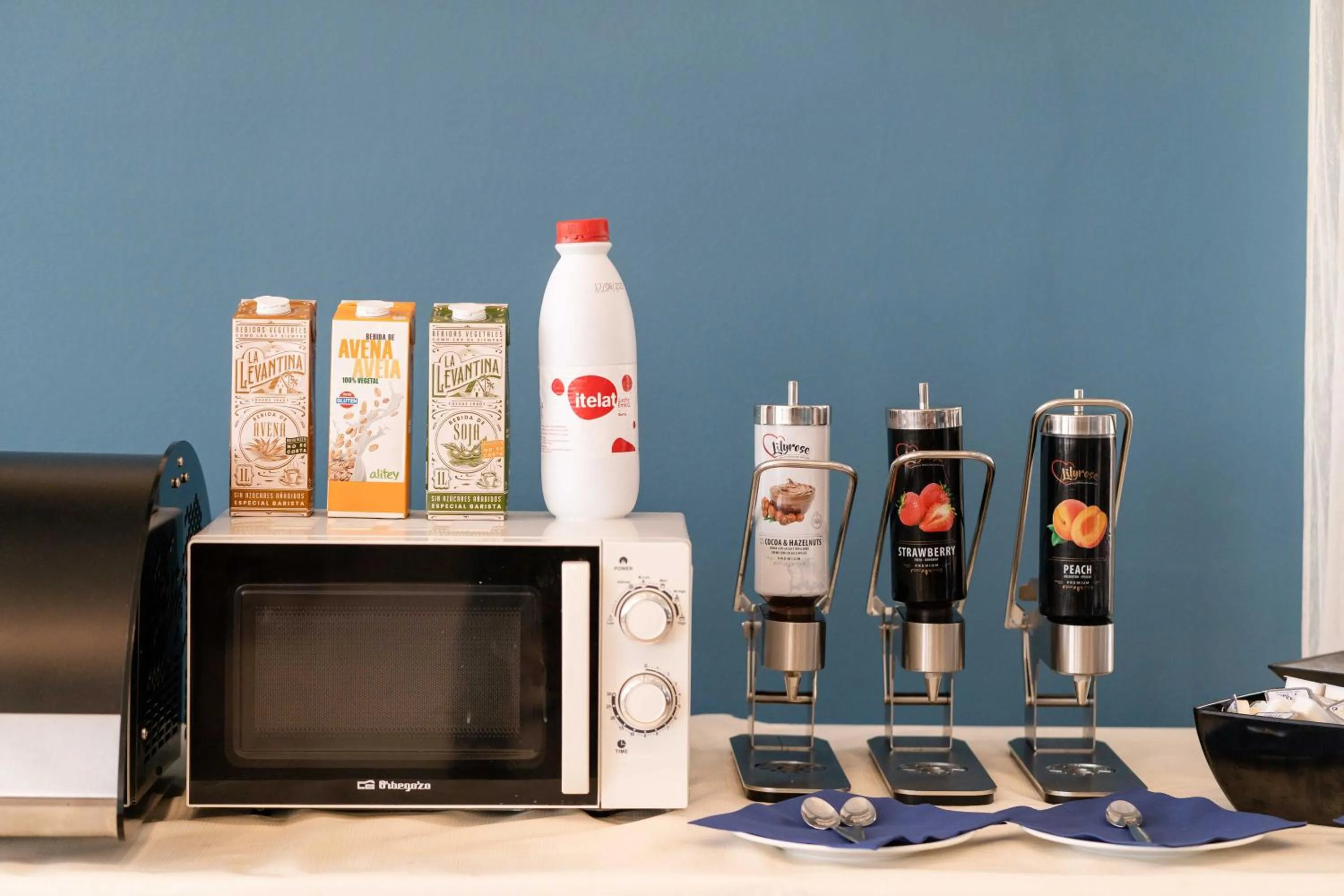 Buffet breakfast in Hotel Planas