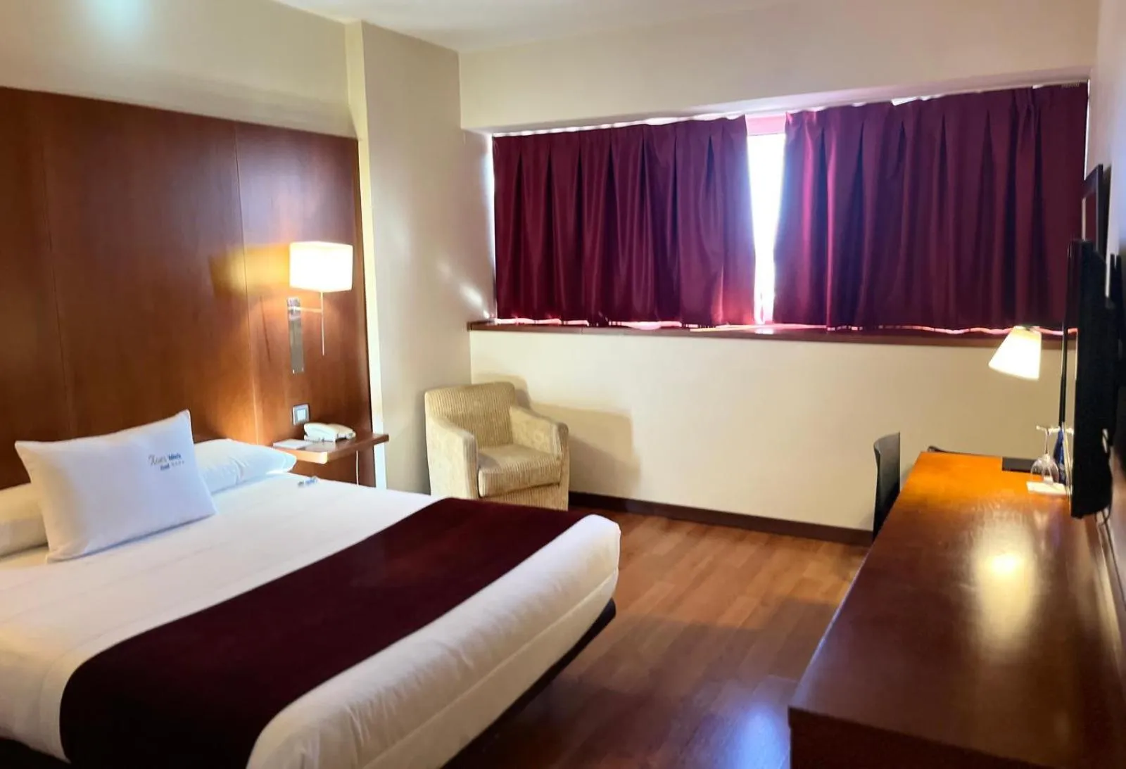 Bed in Hotel Xon's Valencia