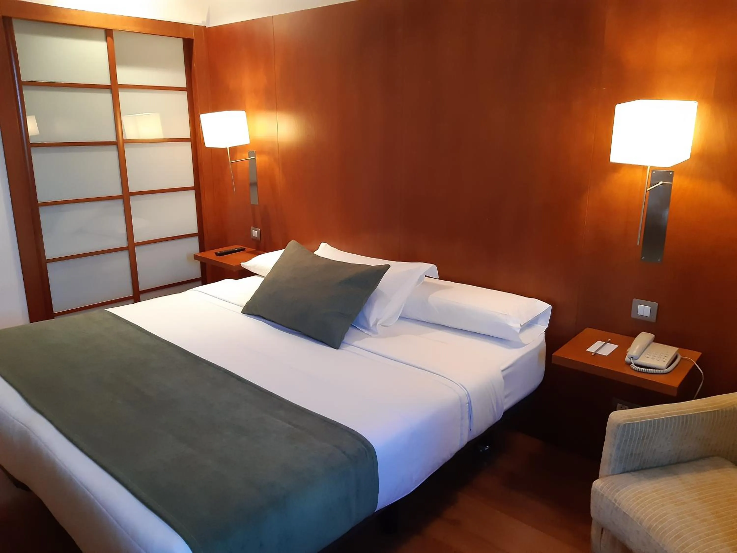 Bed in Hotel Xon's Valencia